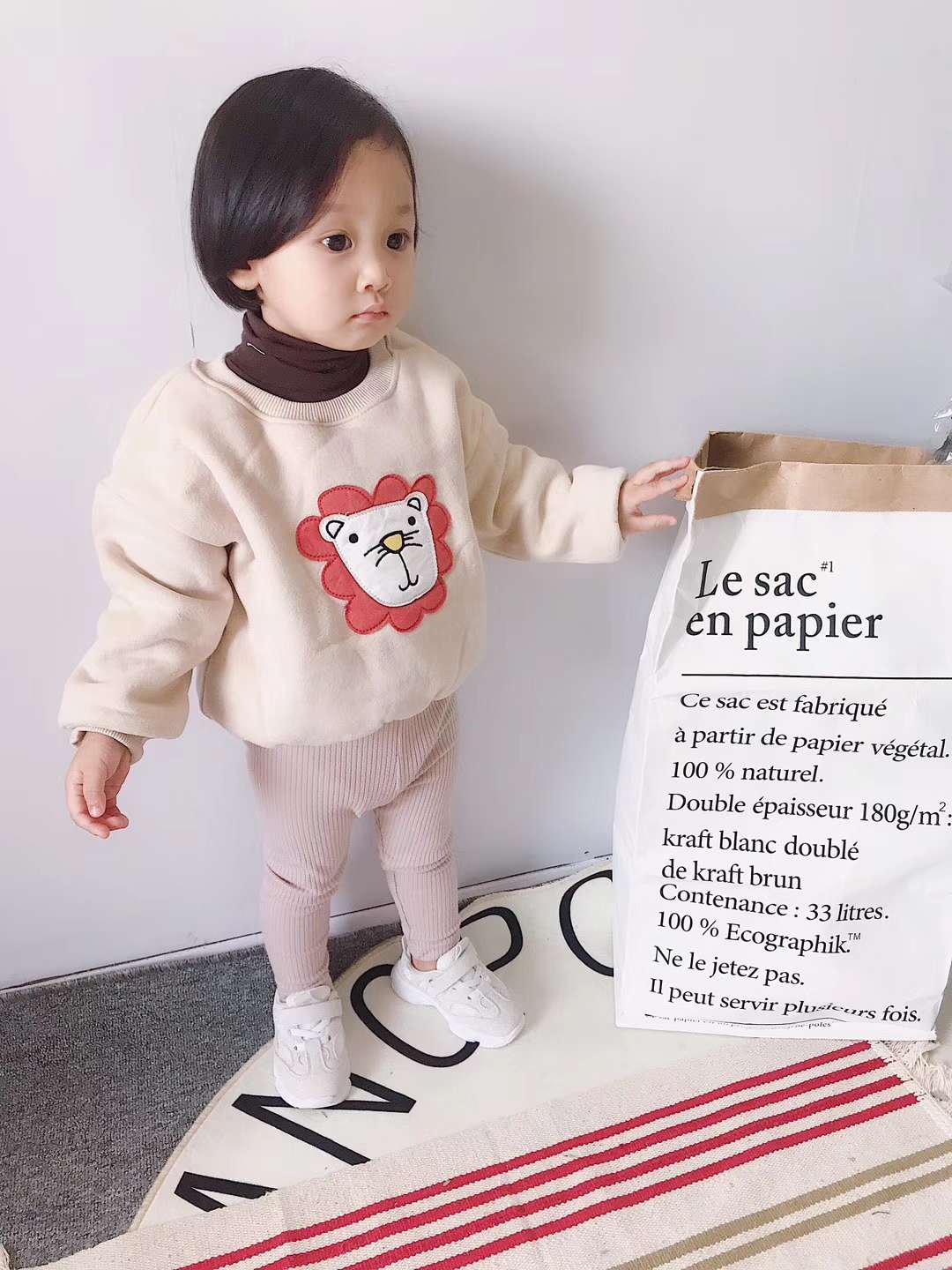 Ziyin embroidered a lion-shaped sweatshirt details Picture