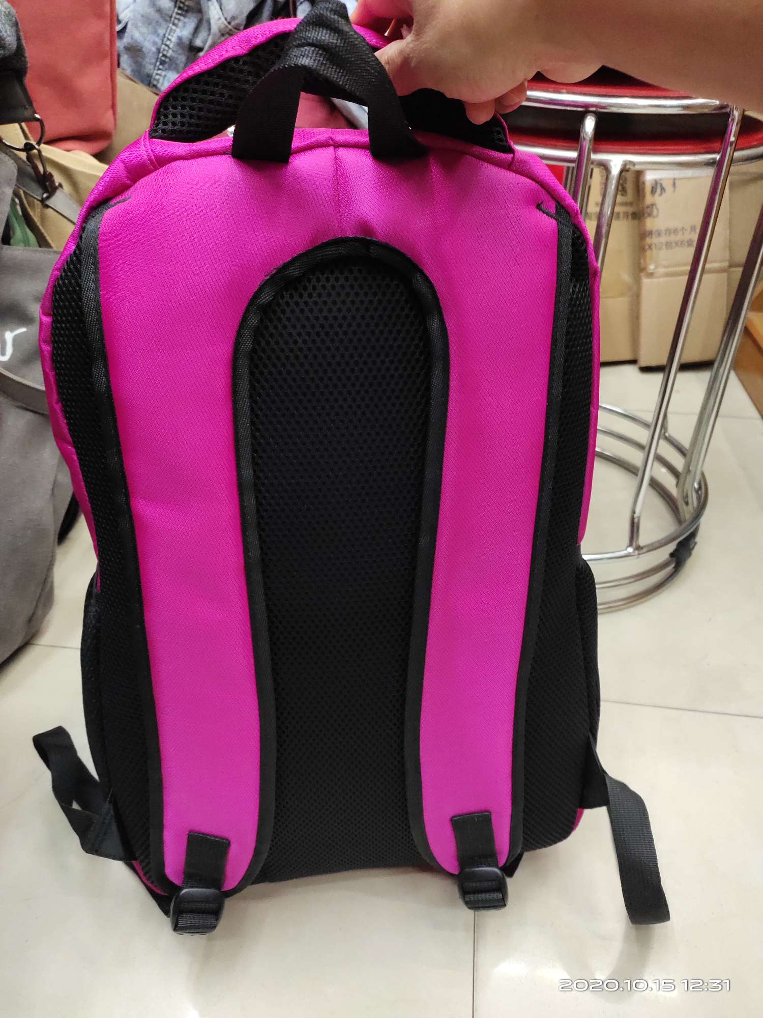 女款背包细节图