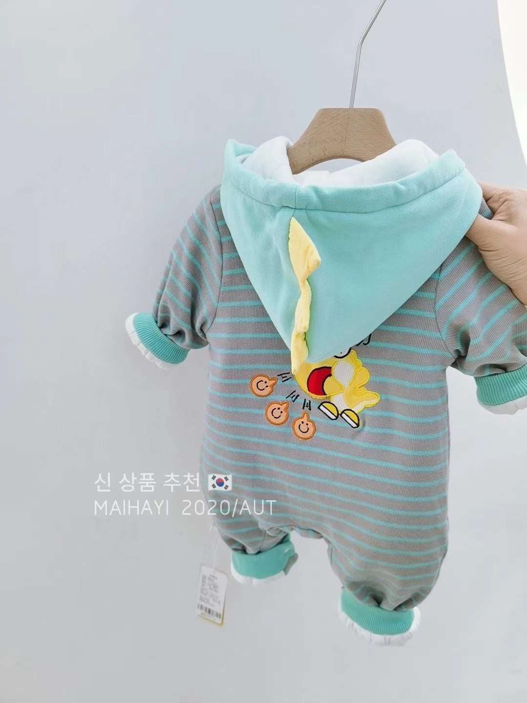 Ziyin dinosaur with a cotton coat Application Scenario