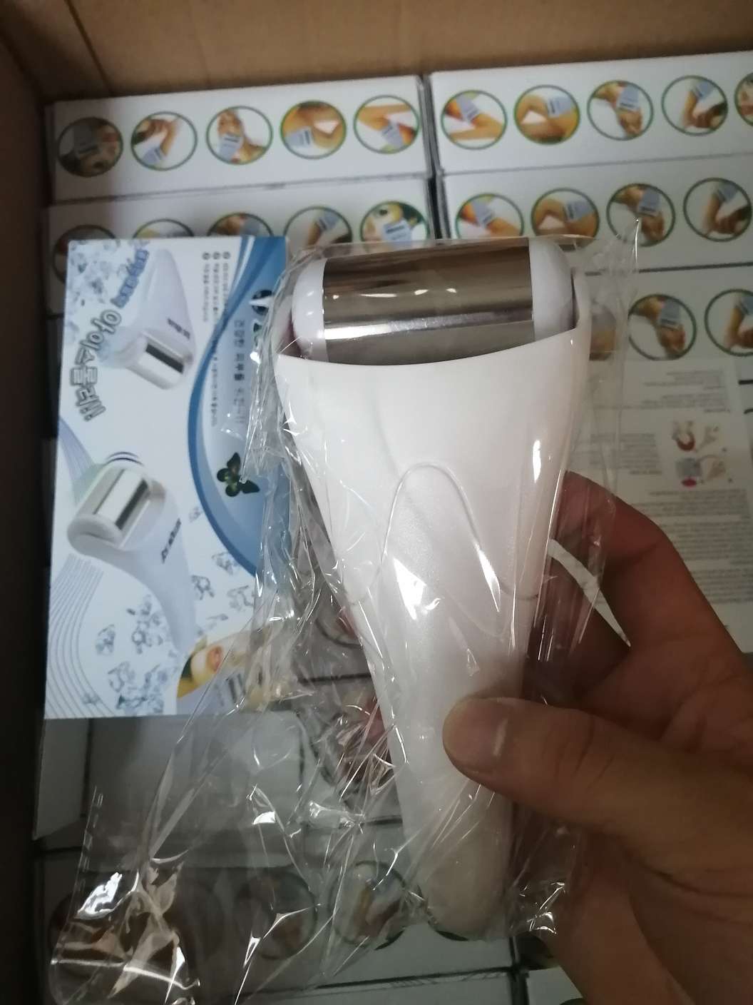 亚马逊热销ICE ROLLER冰滚轮 按摩肌肤冰镇冰锤舒缓韩国冰滚轮详情图2