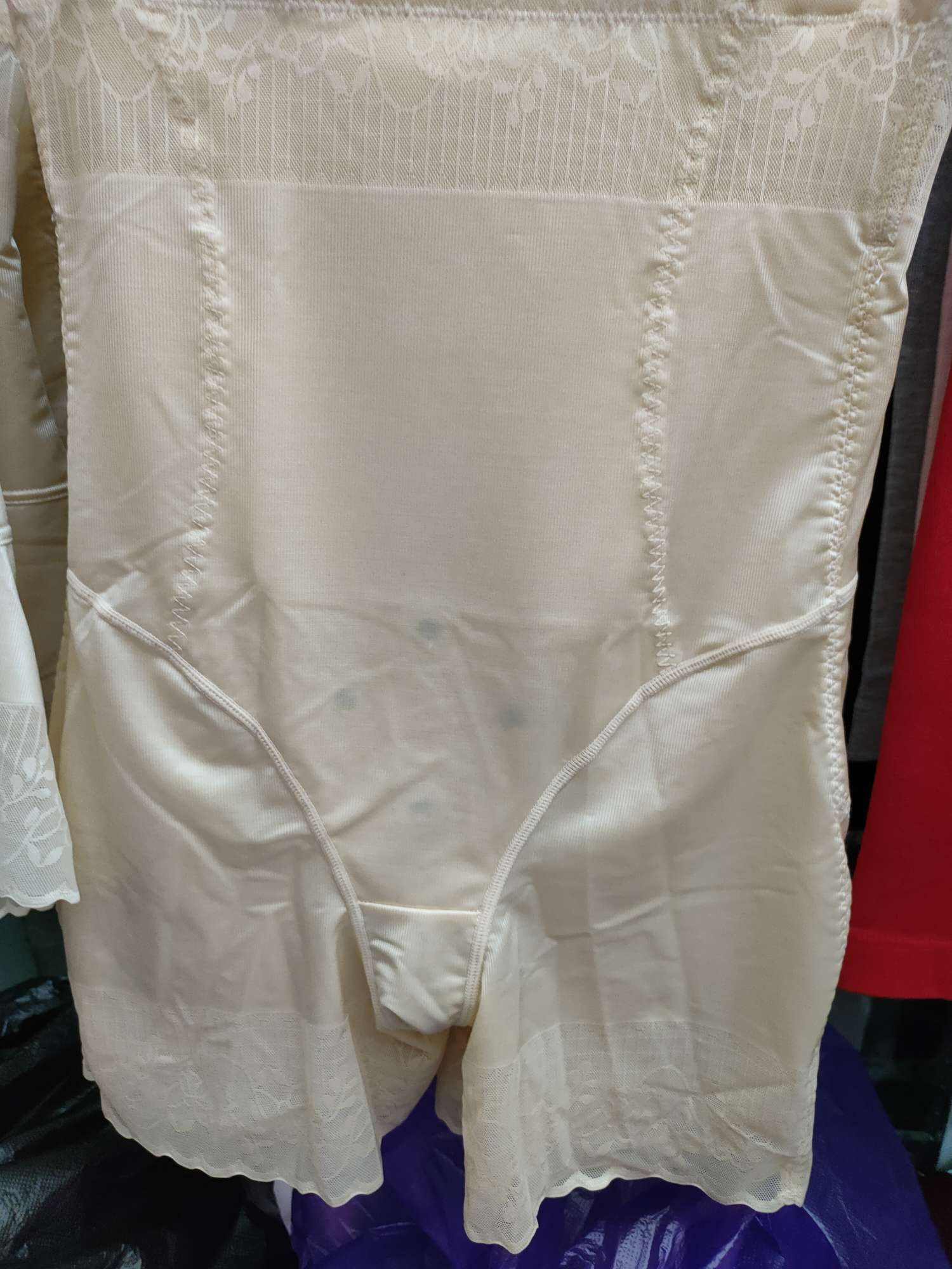 Hot pants thumbnail