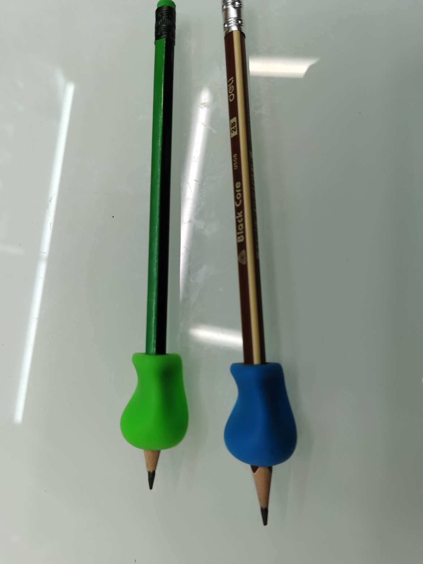 Single-finger pen grip, soft rubber pen grip, environmentally friendly details Picture