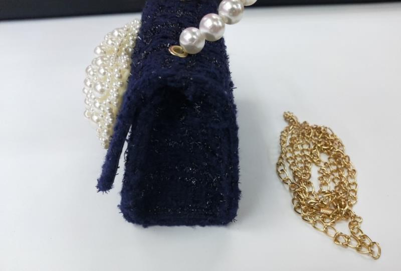 Fashionable children's bags, little girls' hand-held crossbody bags, Korean-style bags, princess bags, online red envelopes Application Scenario