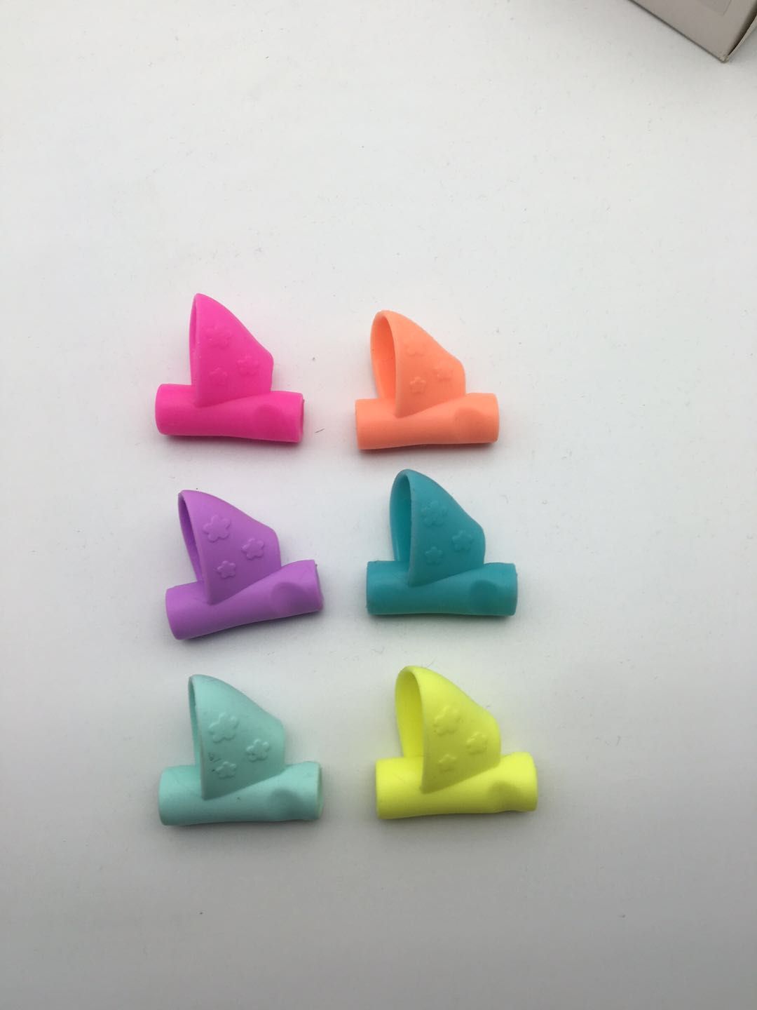 E-commerce bestseller, soft rubber pen grip, eco-friendly pen grip details Picture