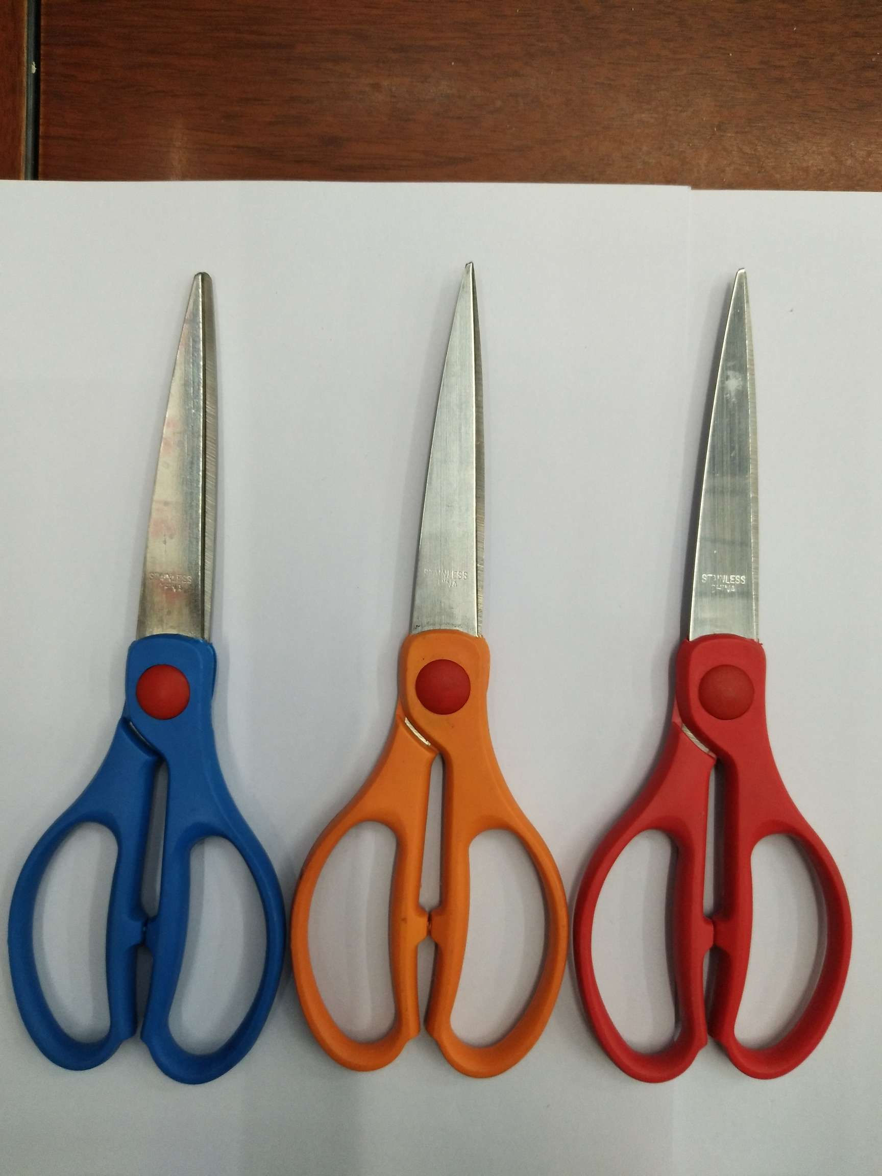 A-108 office scissors, kitchen scissors, length 23cm, width 10cm, weight 80g, single card insertion packaging, 12 pairs in A box, 240 pairs in a case Application Scenario