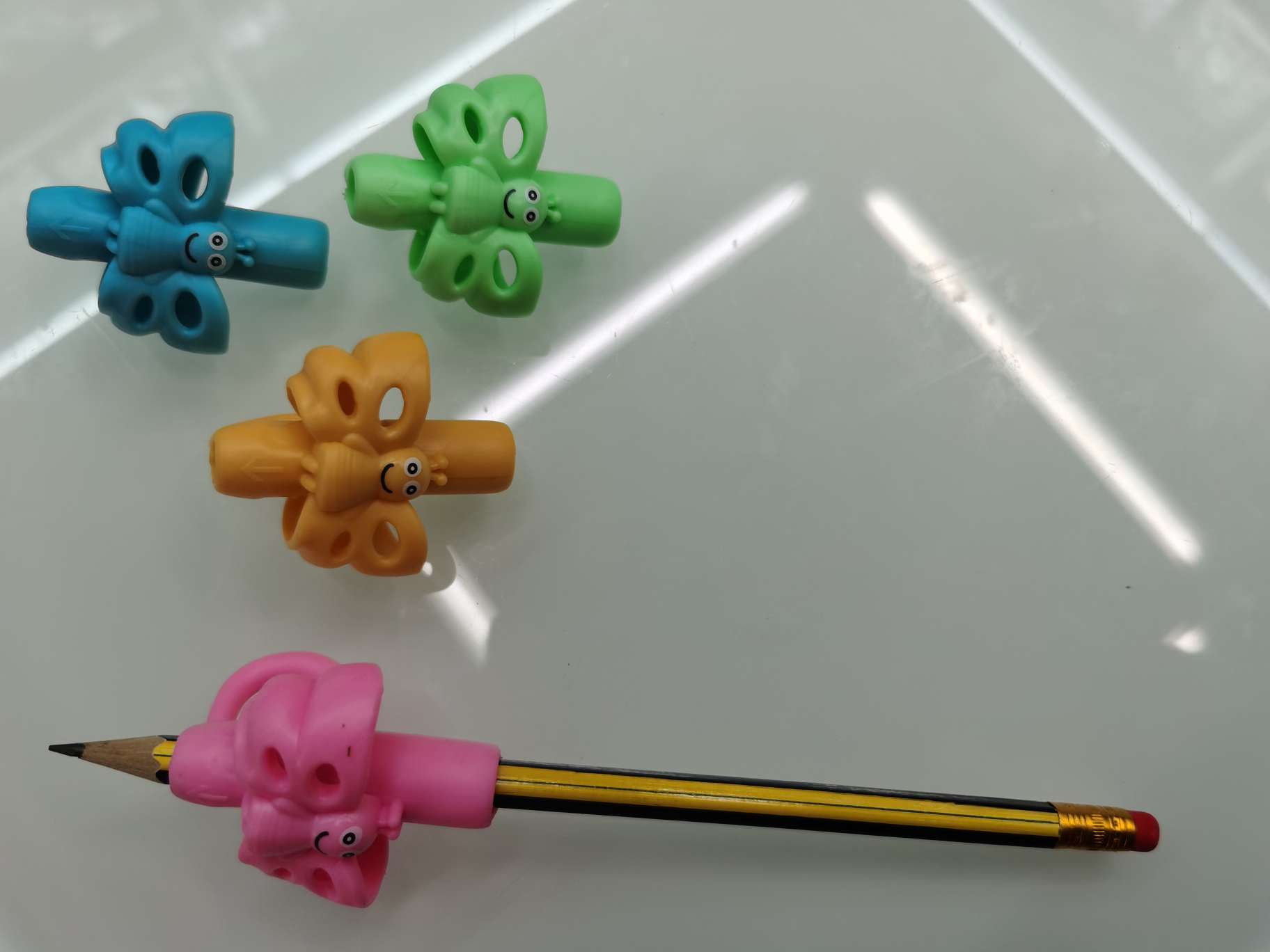 Bestsellers of pen grips, children's silicone pen grips, three-finger pen grips detail image 1