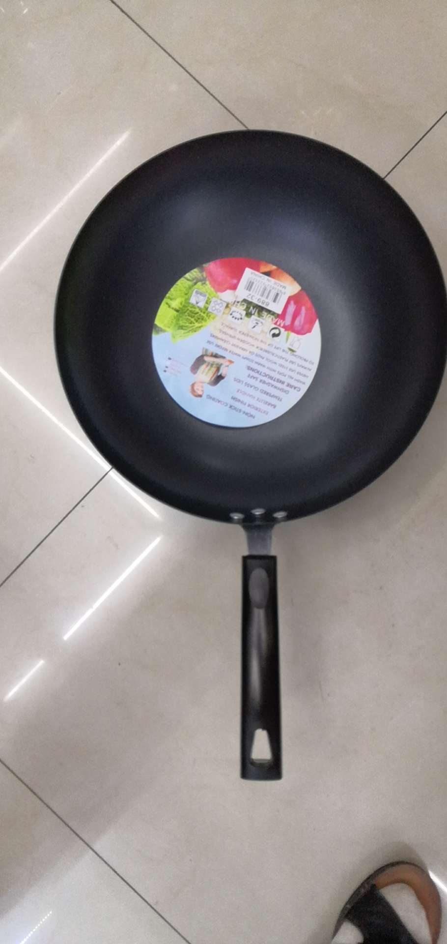 A 26 cm smoke-free and non-stick frying pan Application Scenario