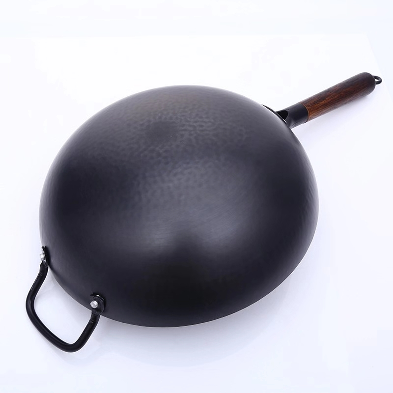 A 26 cm smoke-free and non-stick frying pan Item Picture