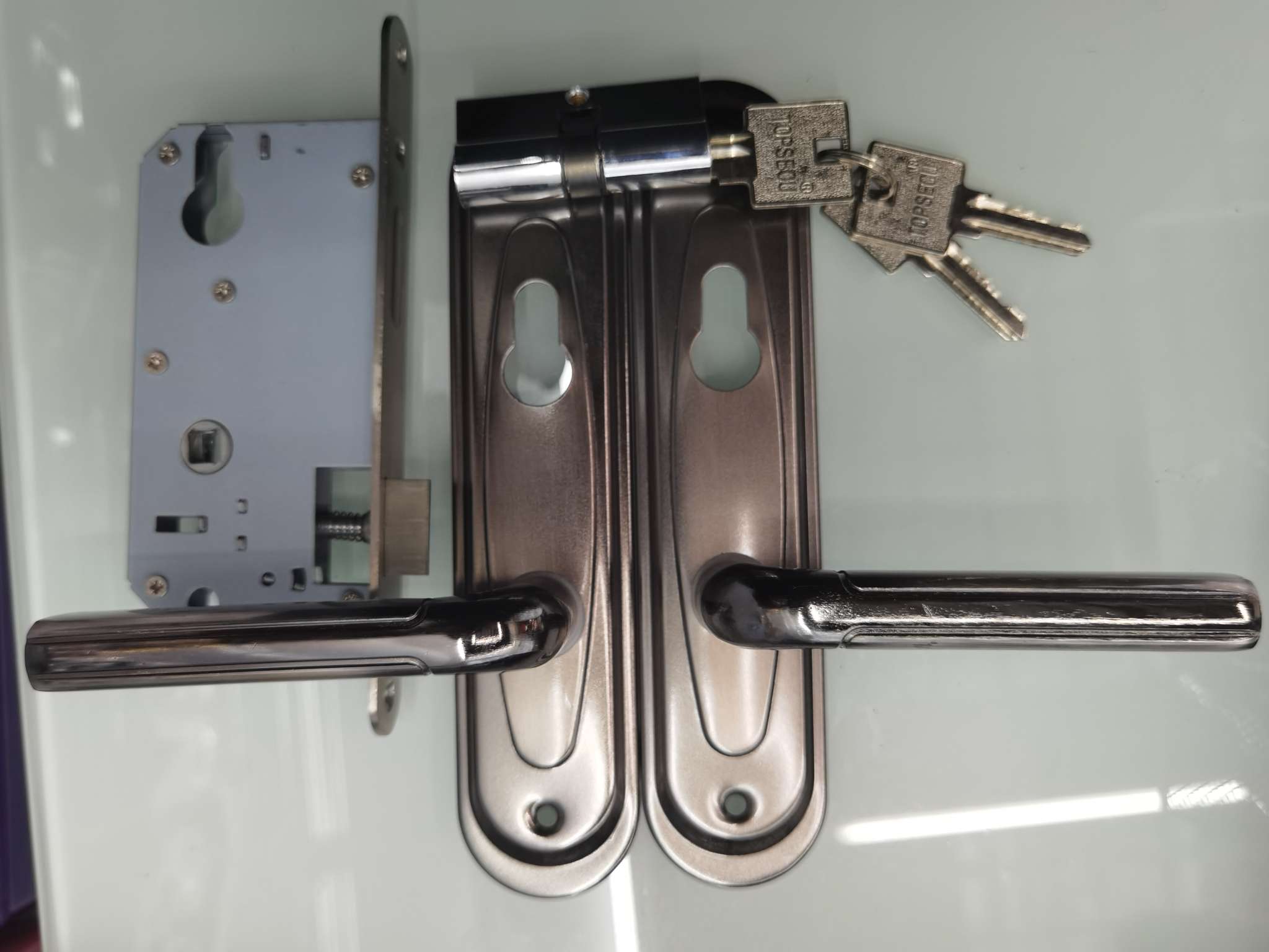 Large 50 door lock