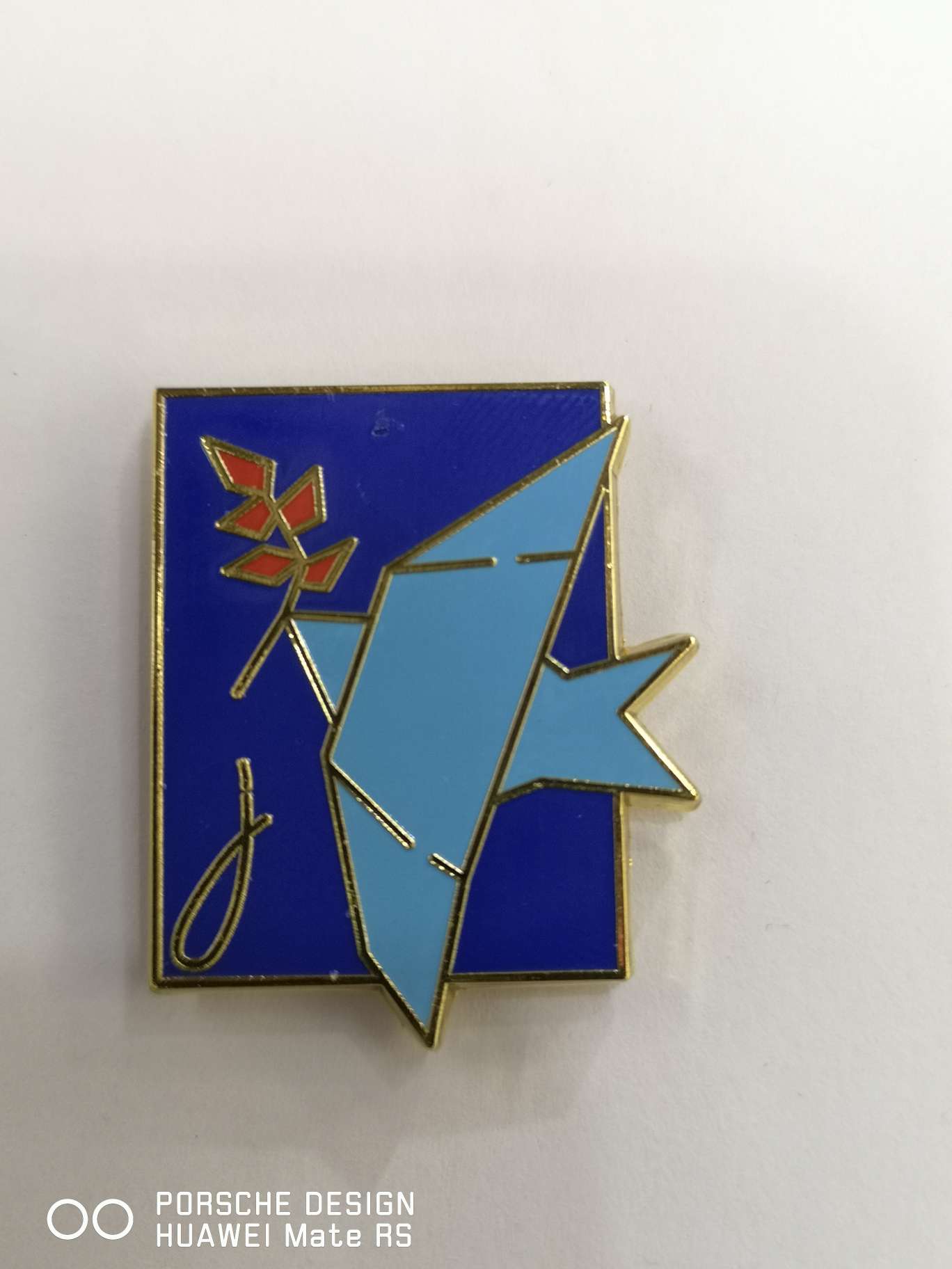 金属徽章细节图