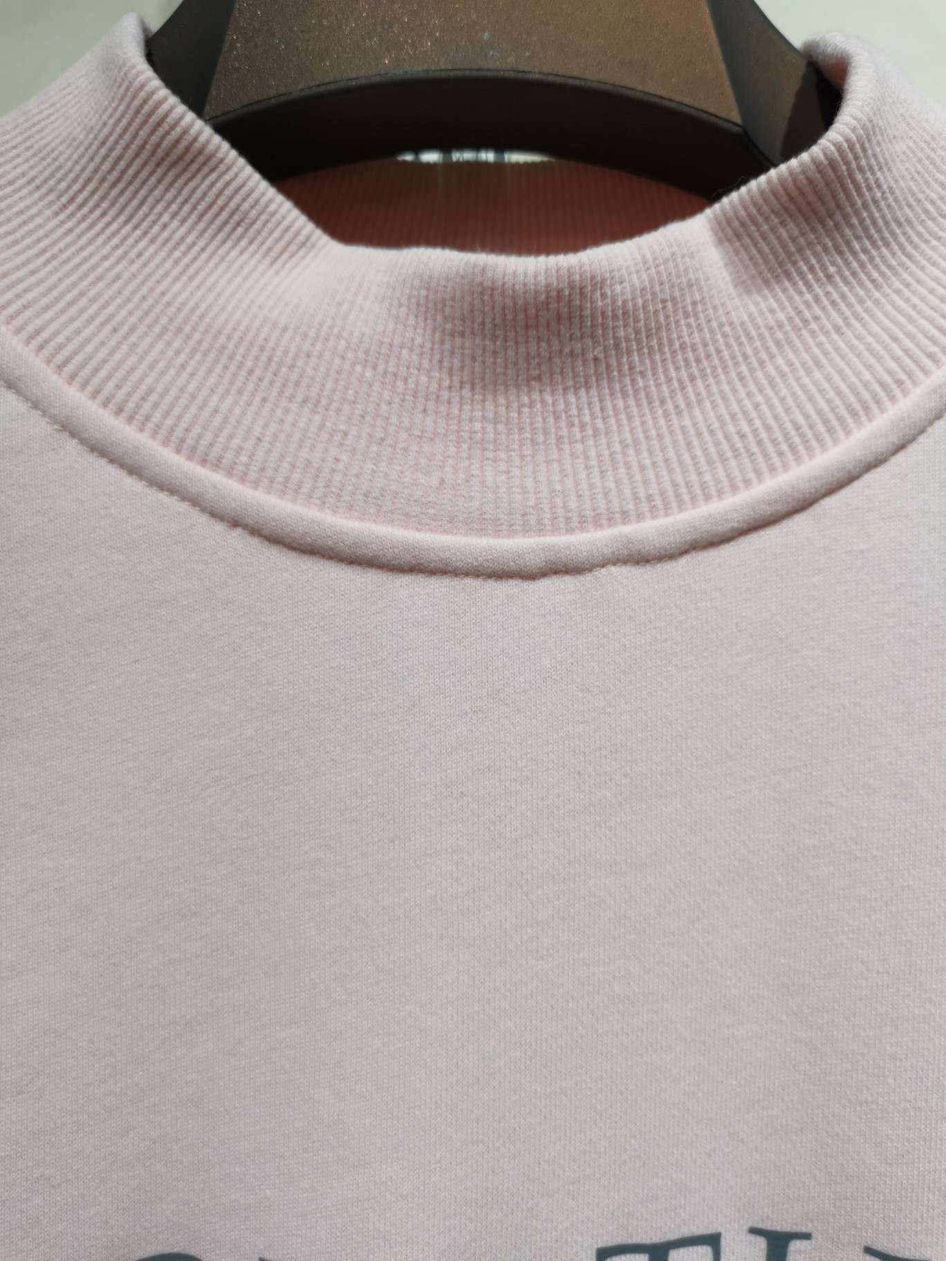 Pink cotton high round-neck sweatshirt details Picture