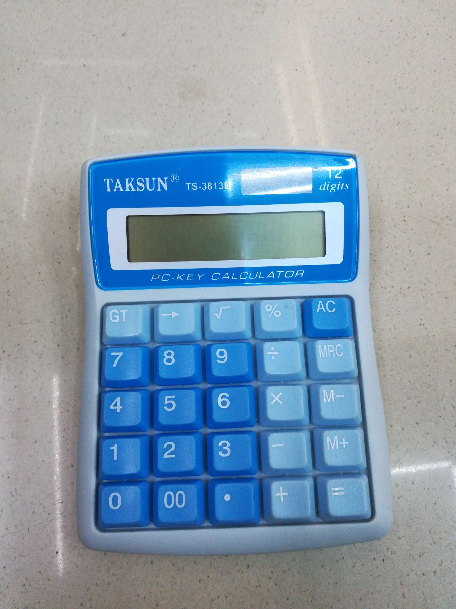 Color calculator for computer buttons