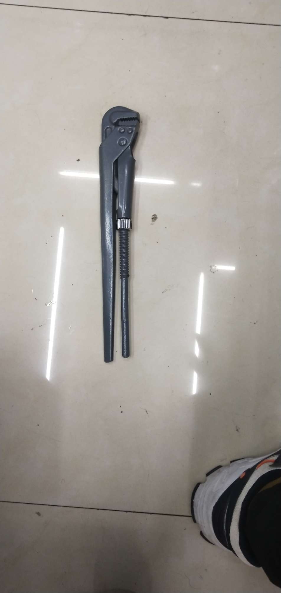 Swedish Pipe Pliers full figure
