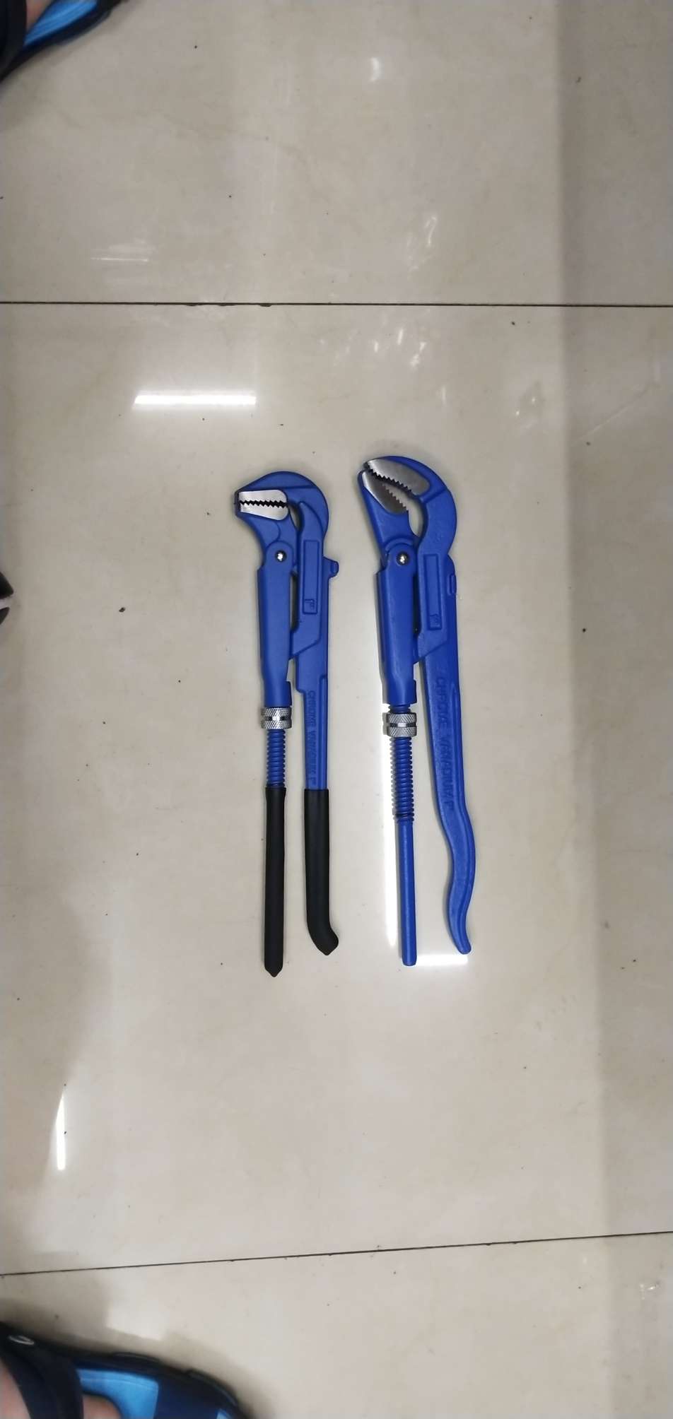 Olecranon Pliers (Plain Handle And Plastic Handle) Item Picture