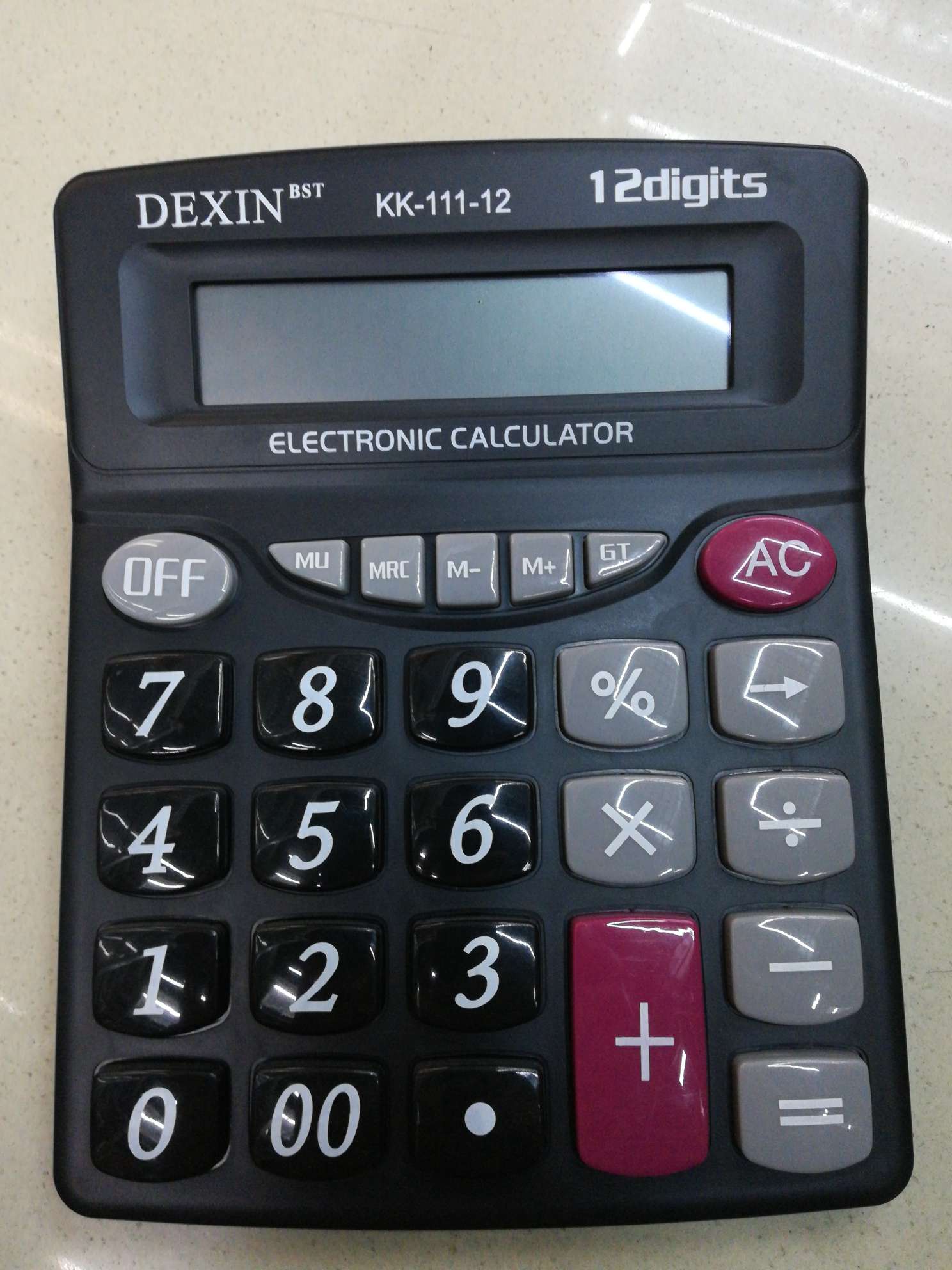 Extra-large keypad desktop calculator