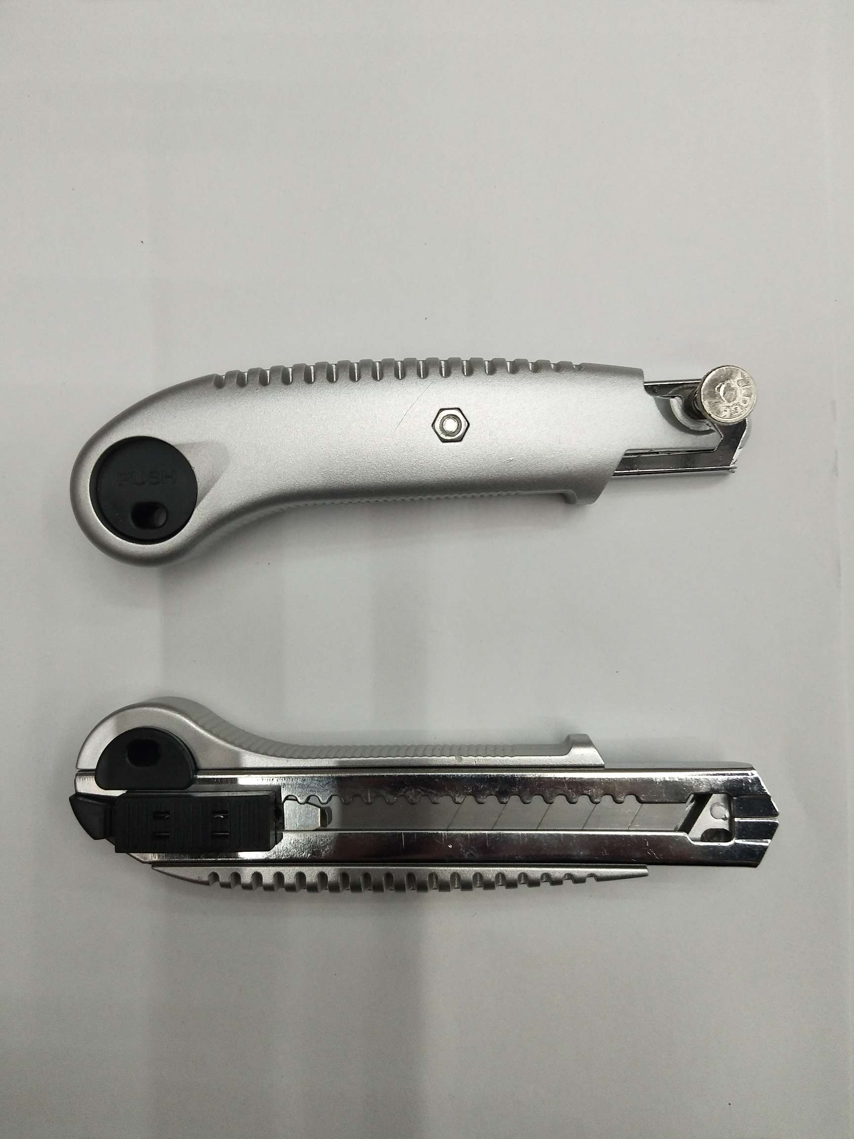 Utility knife, woodworking knife, stainless steel utility knife Application Scenario
