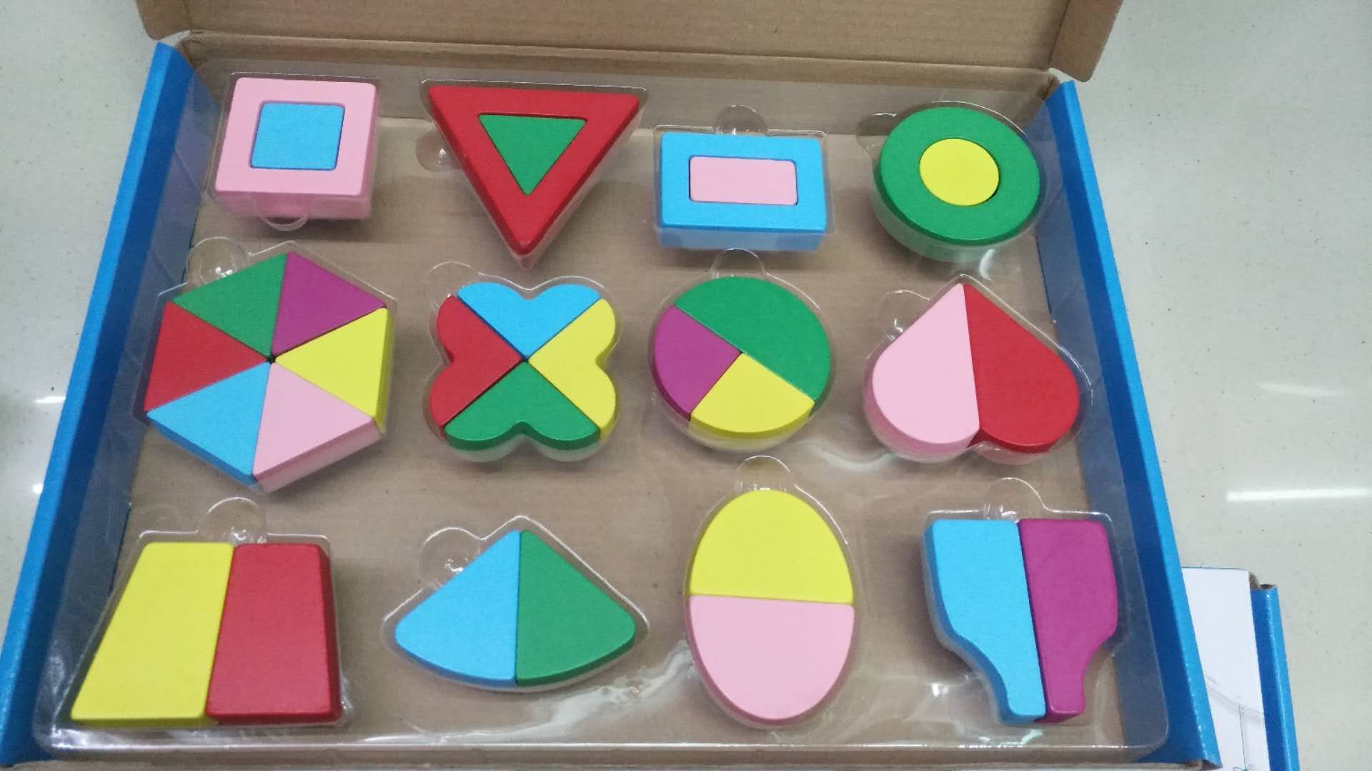 彩色积木盒装     详情3