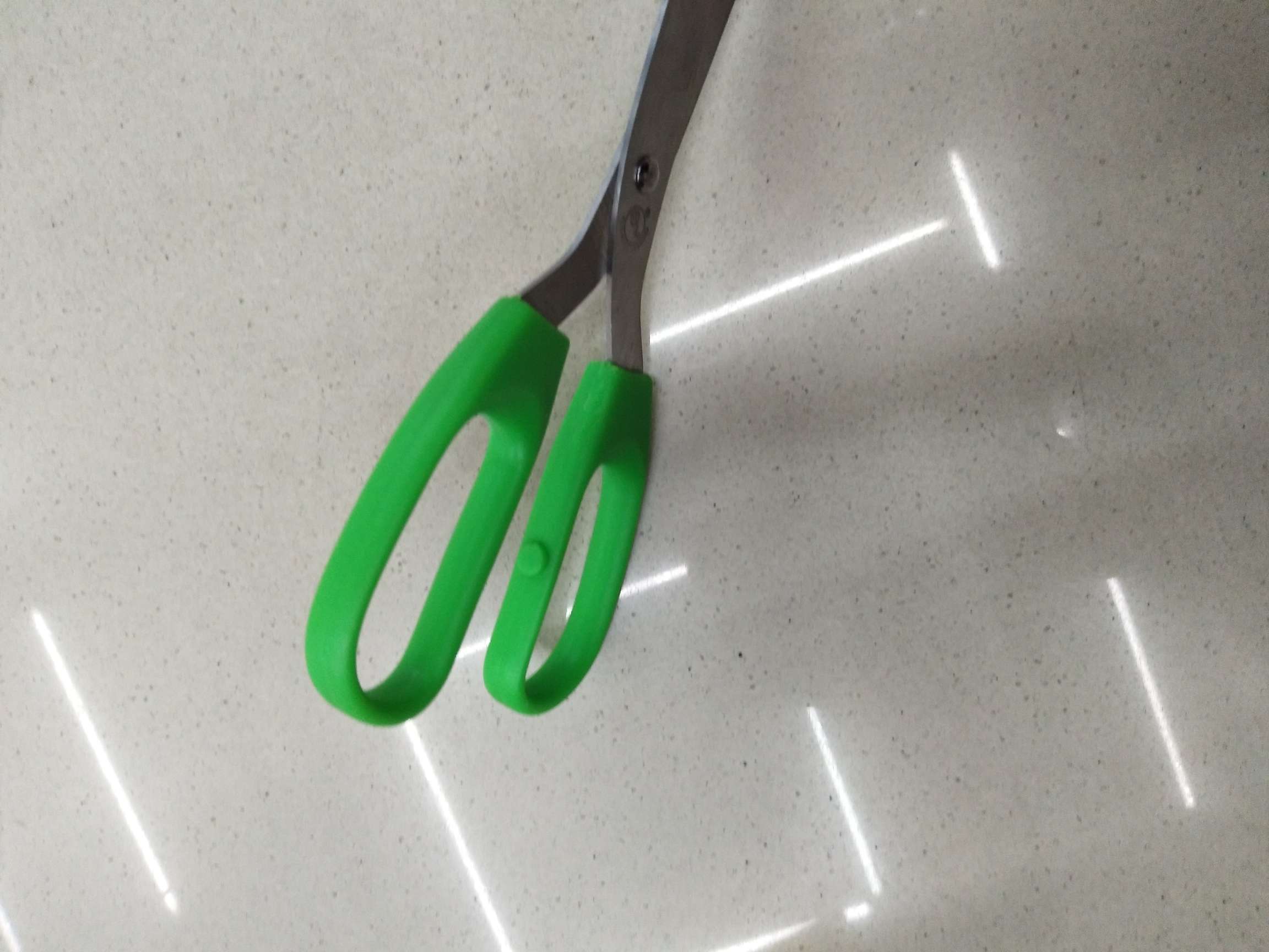 Large rose scissors, stainless steel scissors, office and educational scissors, length 20.5cm, handle width 6.5cm Specification drawing