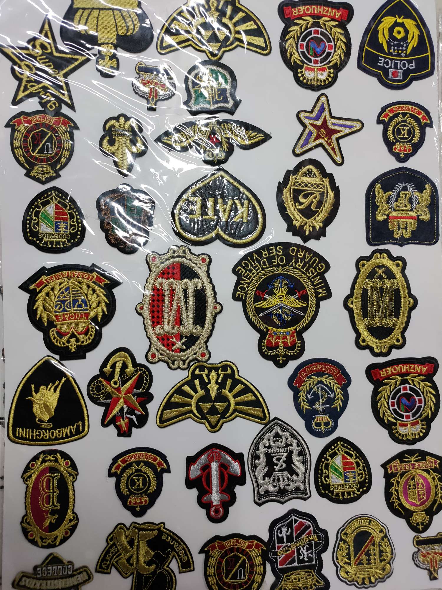 刺绣布贴商标产品图