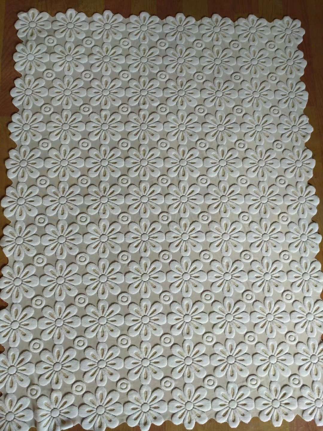 100*100, 100*160, 50*50 are available for cutting tablecloths