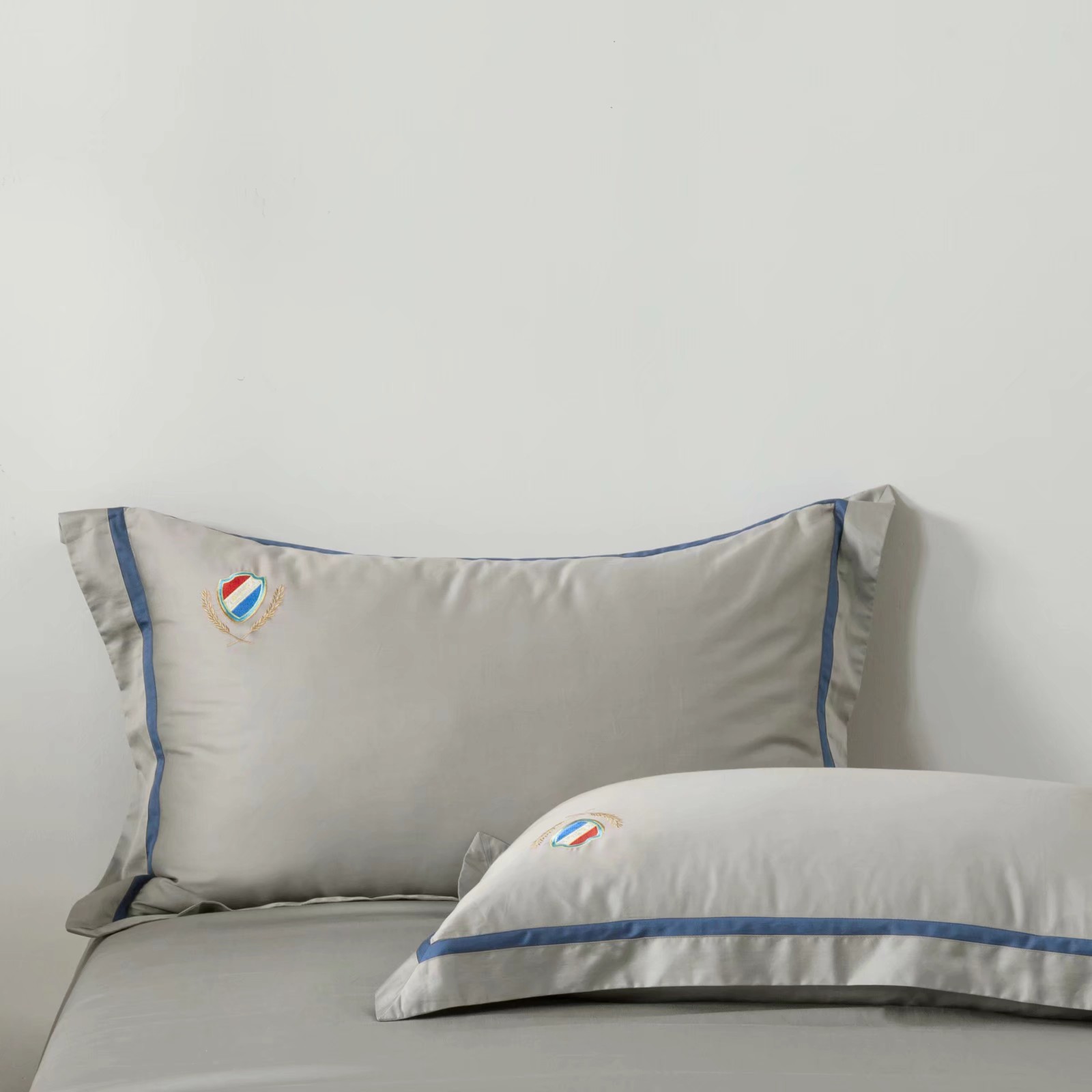 Yiwu Good Goods 100-count double-strand long-staple cotton, modern simple luxury style, American style, modern simple and fashionable style home textile four-piece set, quilt and bedding Application Scenario