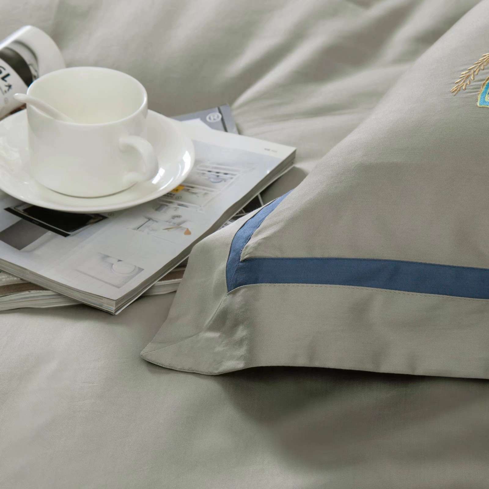 Yiwu Good Goods 100-count double-strand long-staple cotton, modern simple luxury style, American style, modern simple and fashionable style home textile four-piece set, quilt and bedding Specification image