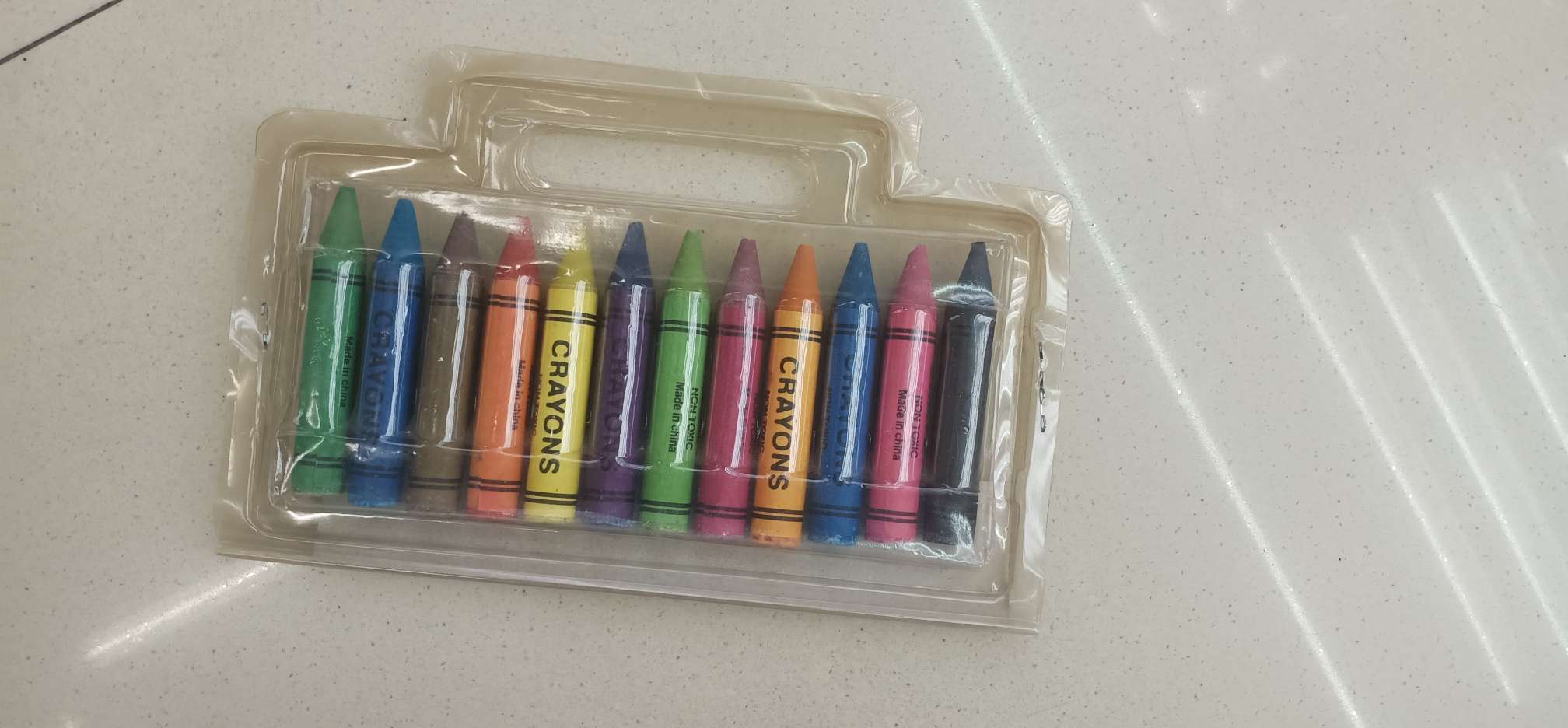 12色蜡笔粗的。1.4×9.3