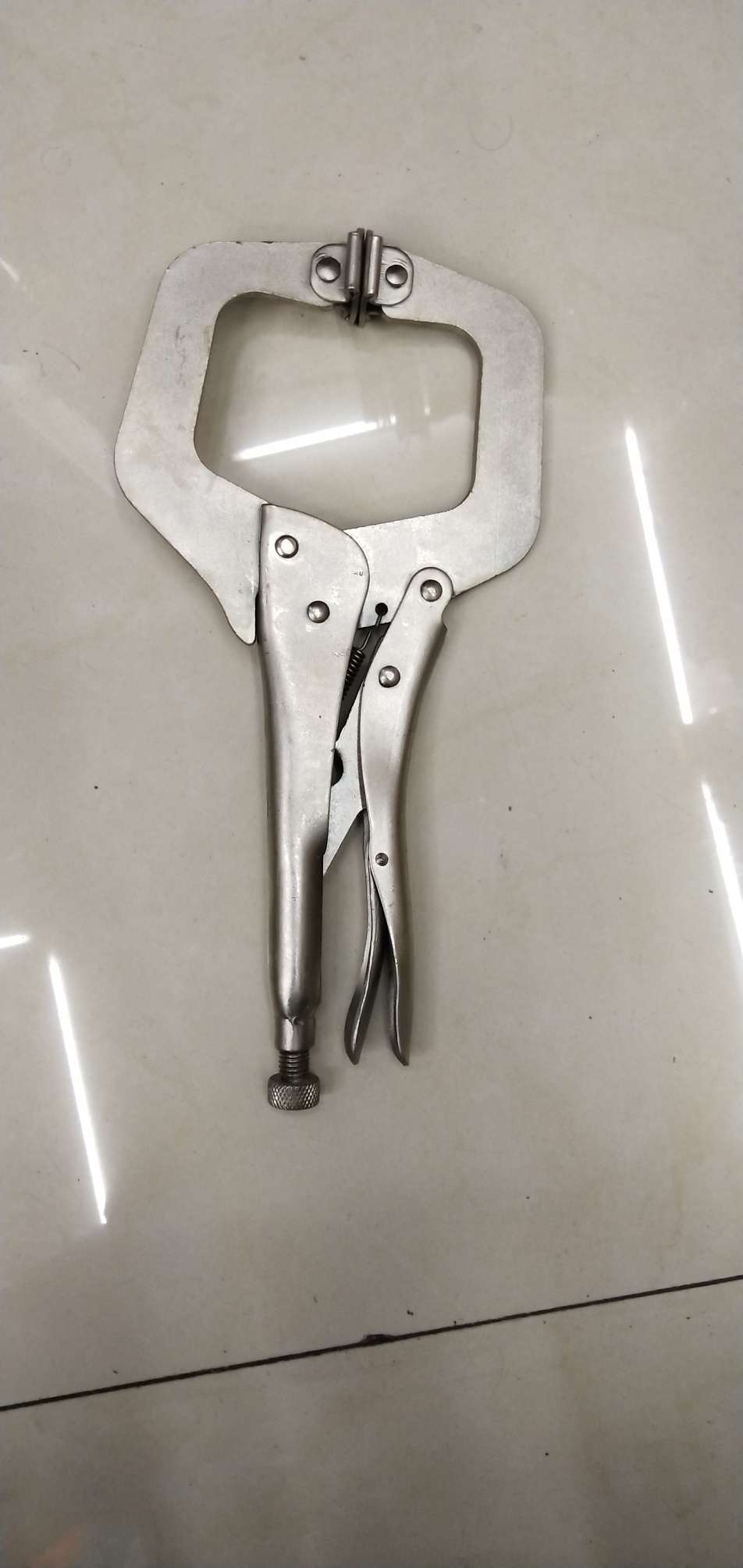 Type C Grip Pliers Application Scenario