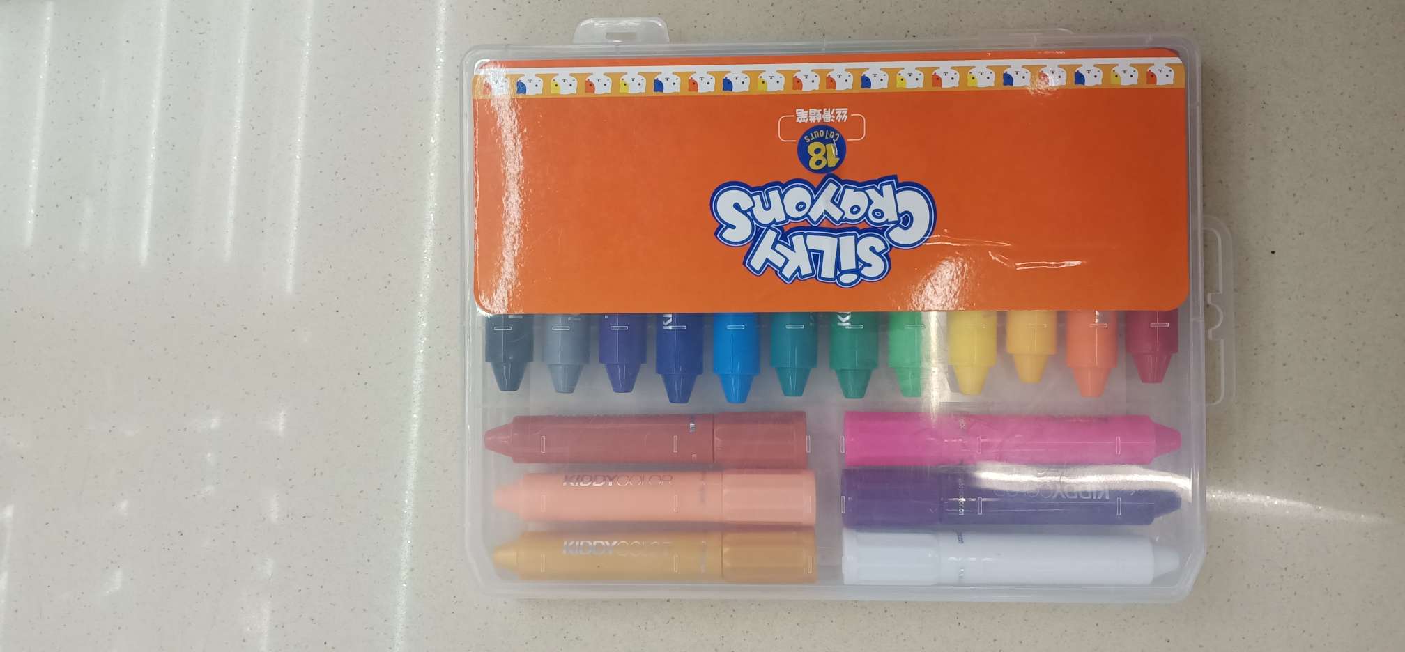 蜡笔丝滑，蜡笔18色，大容量炫彩。细节图