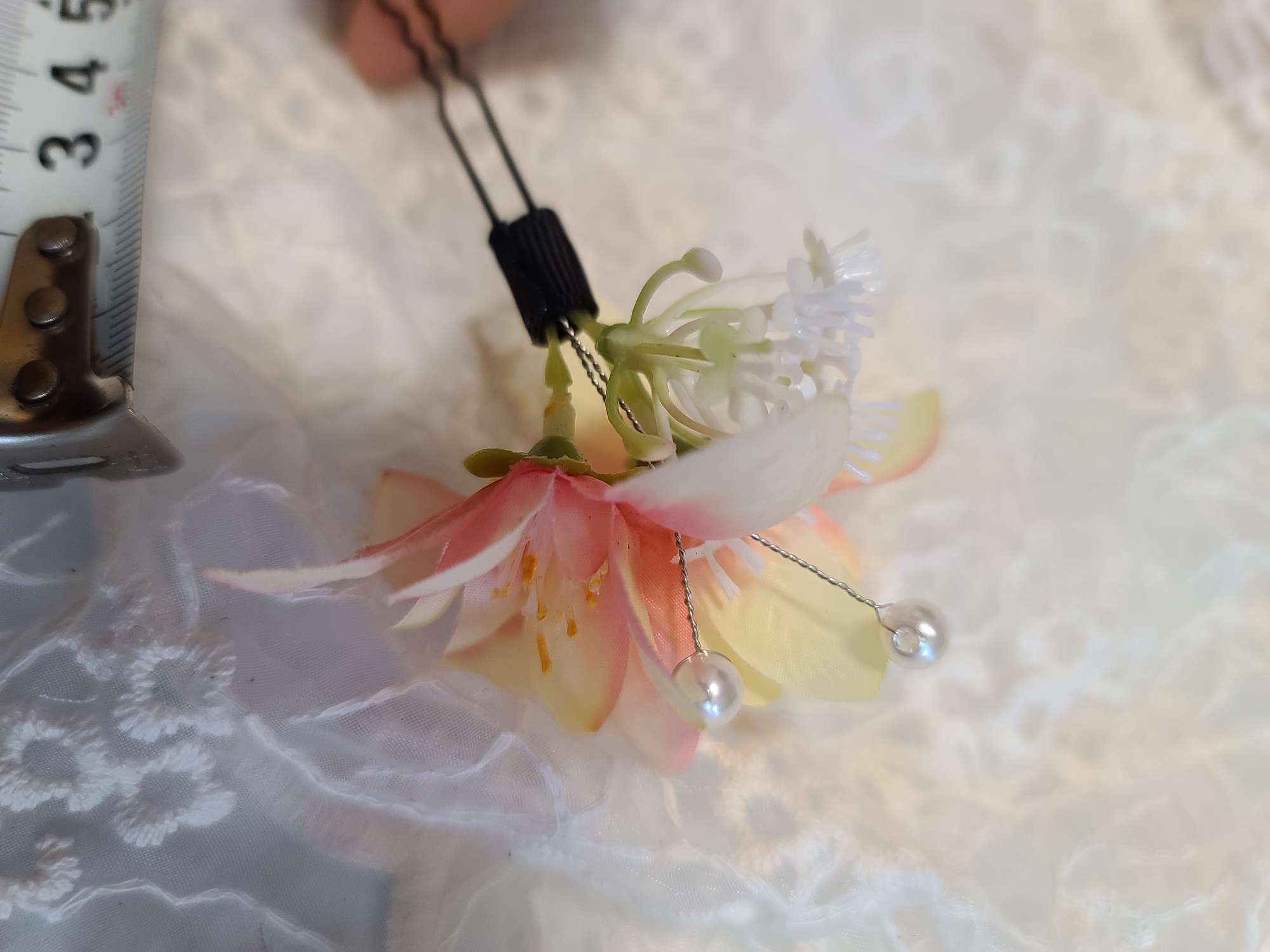 Pearl flower center with a fork detail image 3