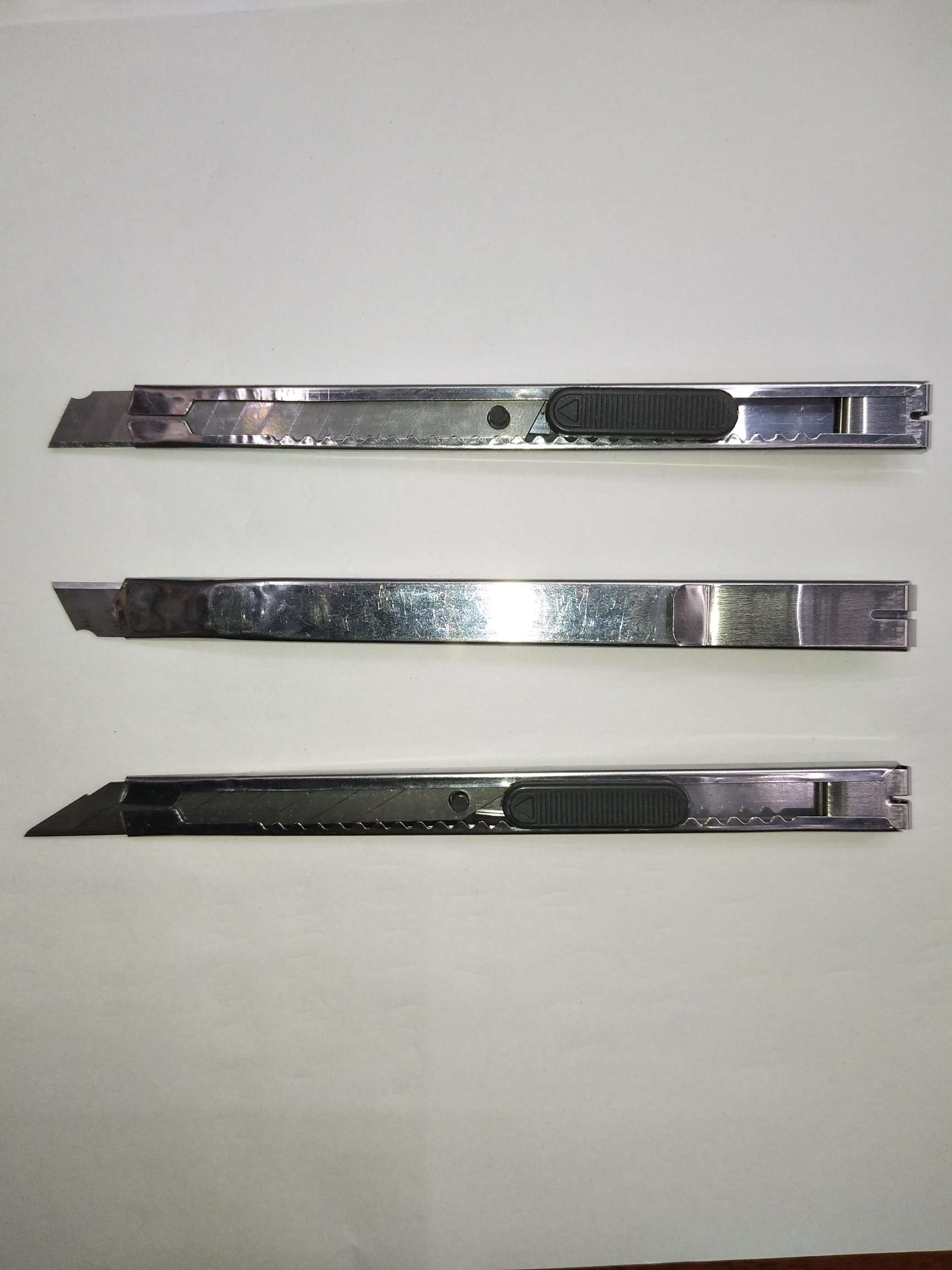The product is 12.5cm in length and 1.2cm in width. The weight is 11.8g. Each box contains 100 pieces and each box contains 1200 pieces. Volume: 0.075 cubic meters Application Scenario