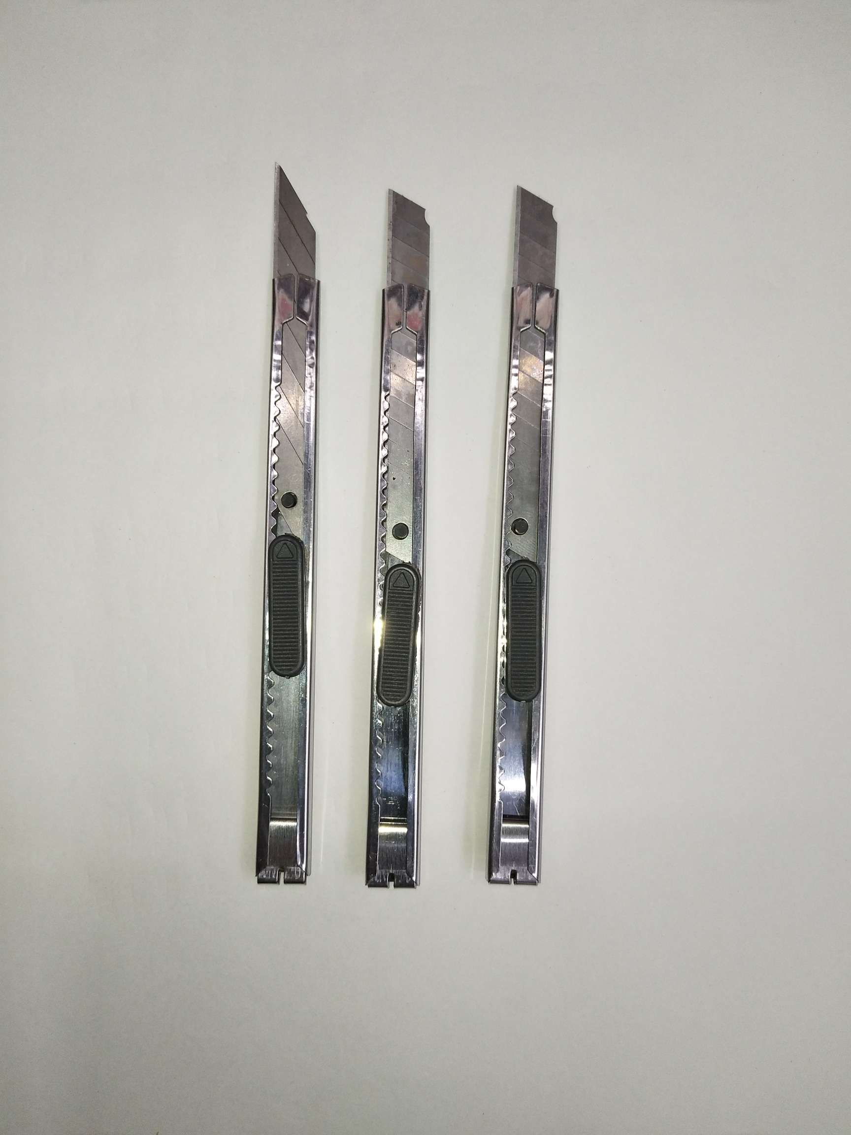 The product is 12.5cm in length and 1.2cm in width. The weight is 11.8g. Each box contains 100 pieces and each box contains 1200 pieces. Volume: 0.075 cubic meters details Picture