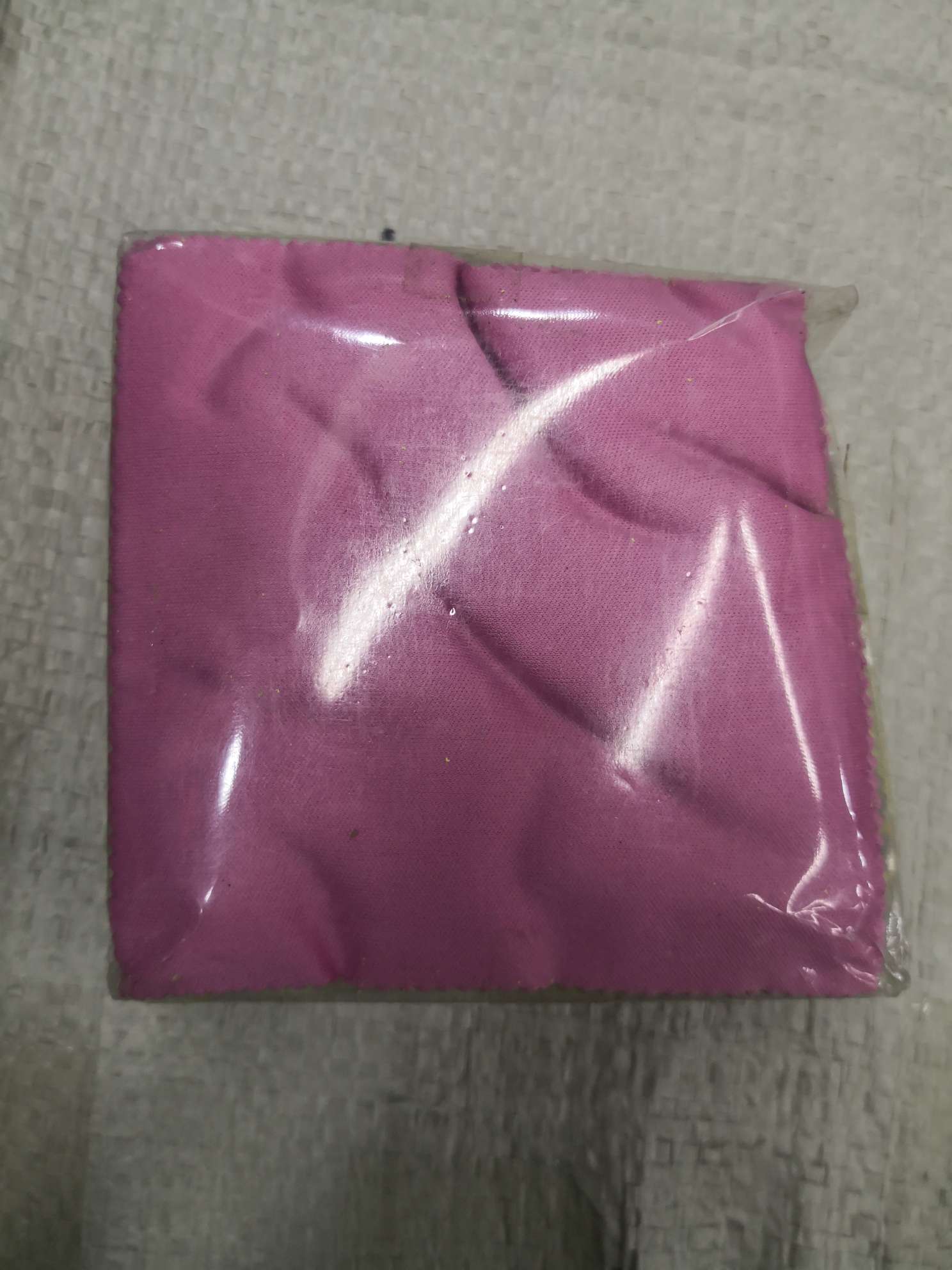 14x14cm便携式太阳眼镜盒 配眼镜布 低档搓纹设计 时尚眼镜袋 防护又实用 眼镜盒、眼镜袋白底实物图