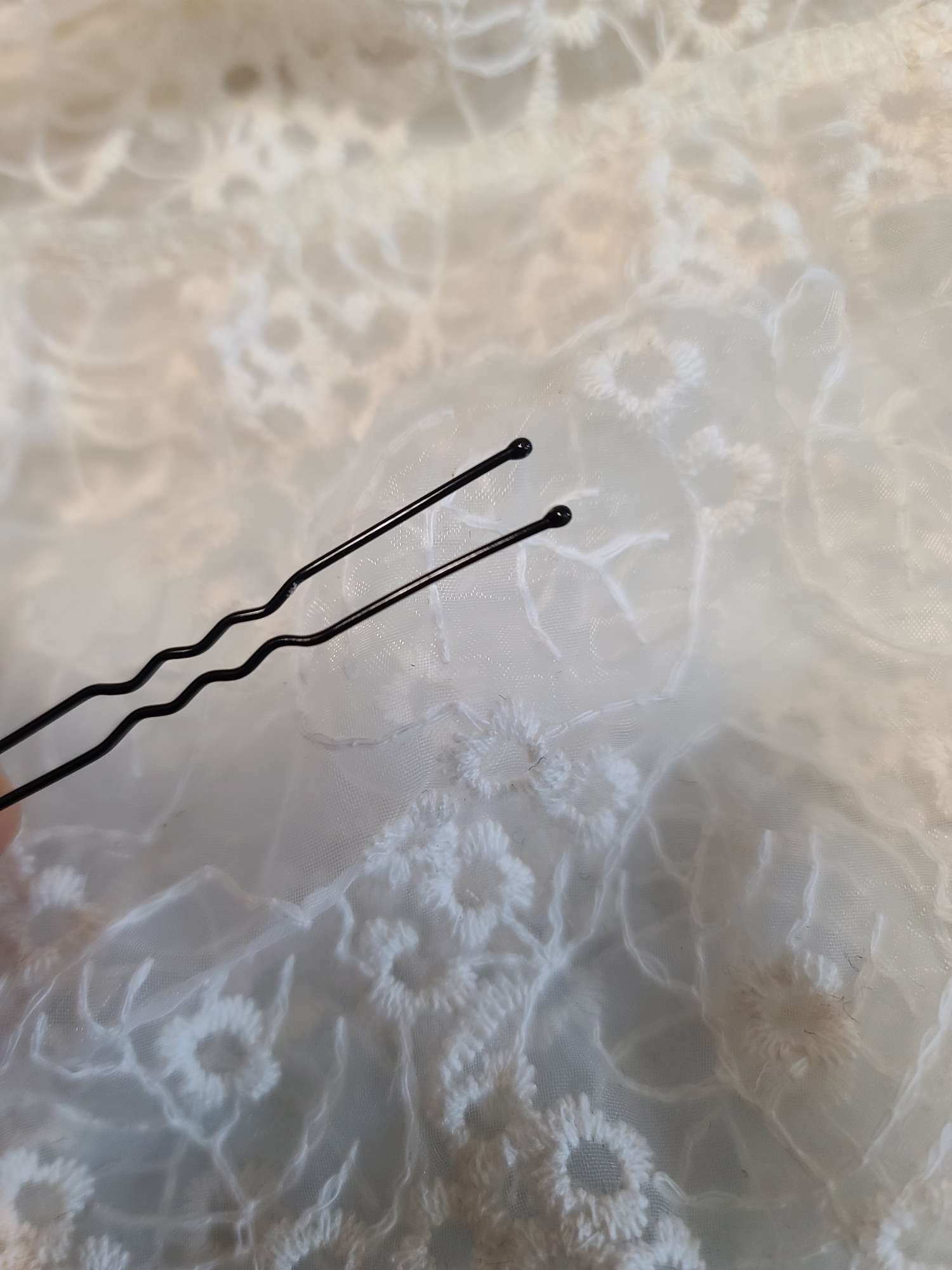 Pearl flower center with a fork detail image 2