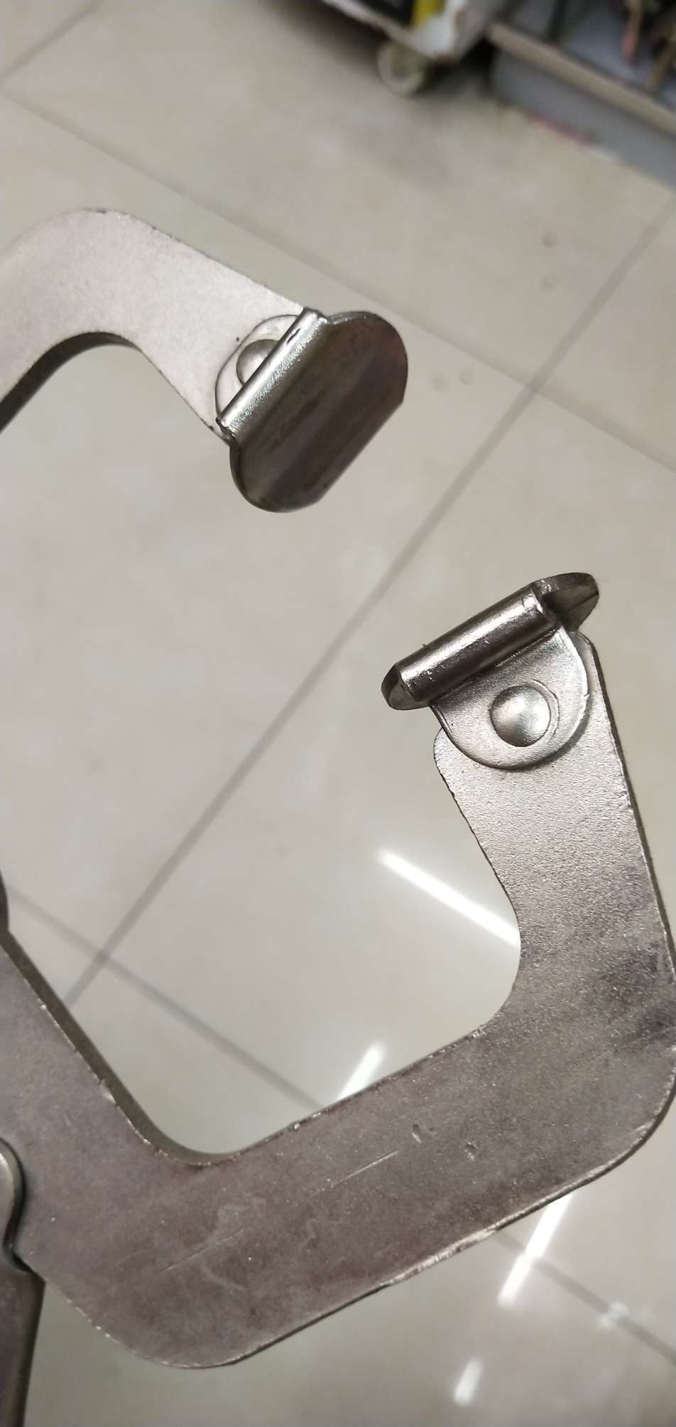 Type C Grip Pliers Application Scenario