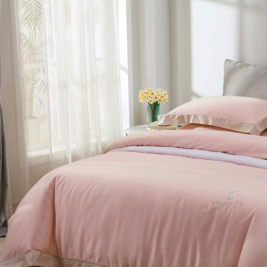 Yiwu Quality products: Frosted four-piece set, soybean winter quilt, four-season quilt, Silk quilt, long-staple cotton, modern simple luxury style, American style, modern simple fashion style, home textile four-piece set, quilt, bedding, Nordic fashion style pic 8