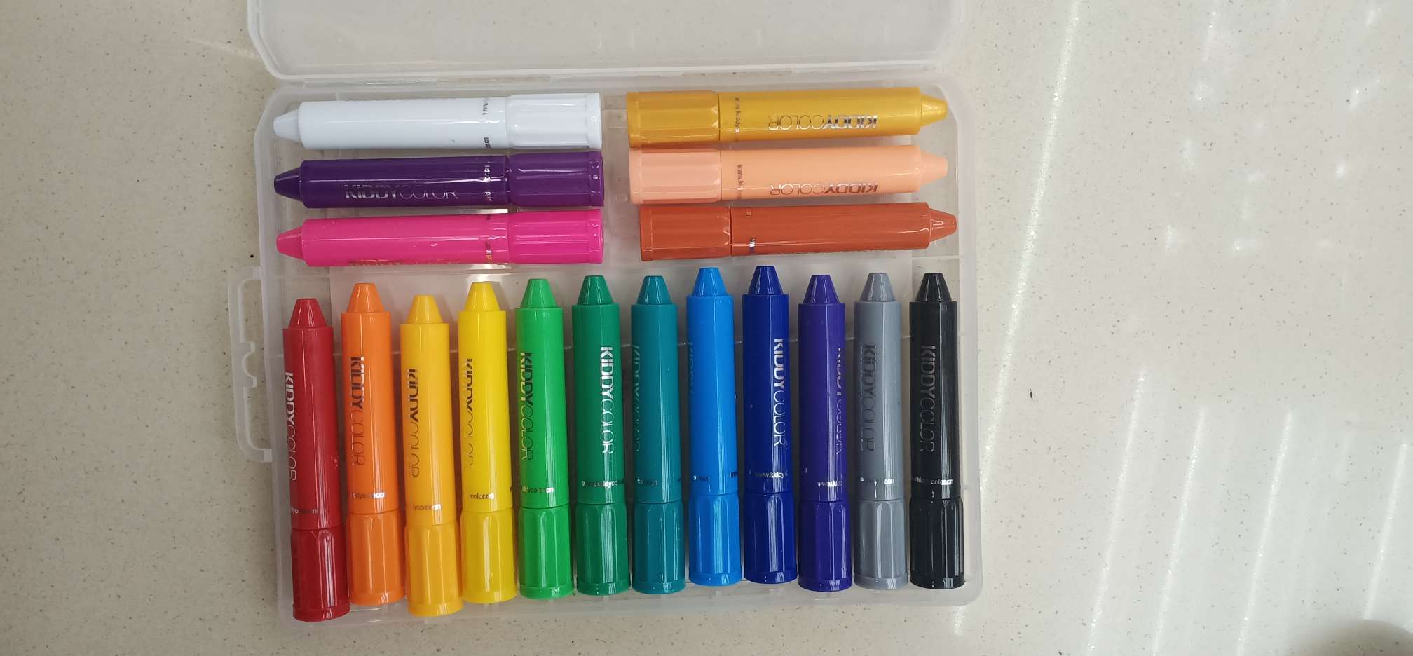 蜡笔丝滑，蜡笔18色，大容量炫彩。详情图2