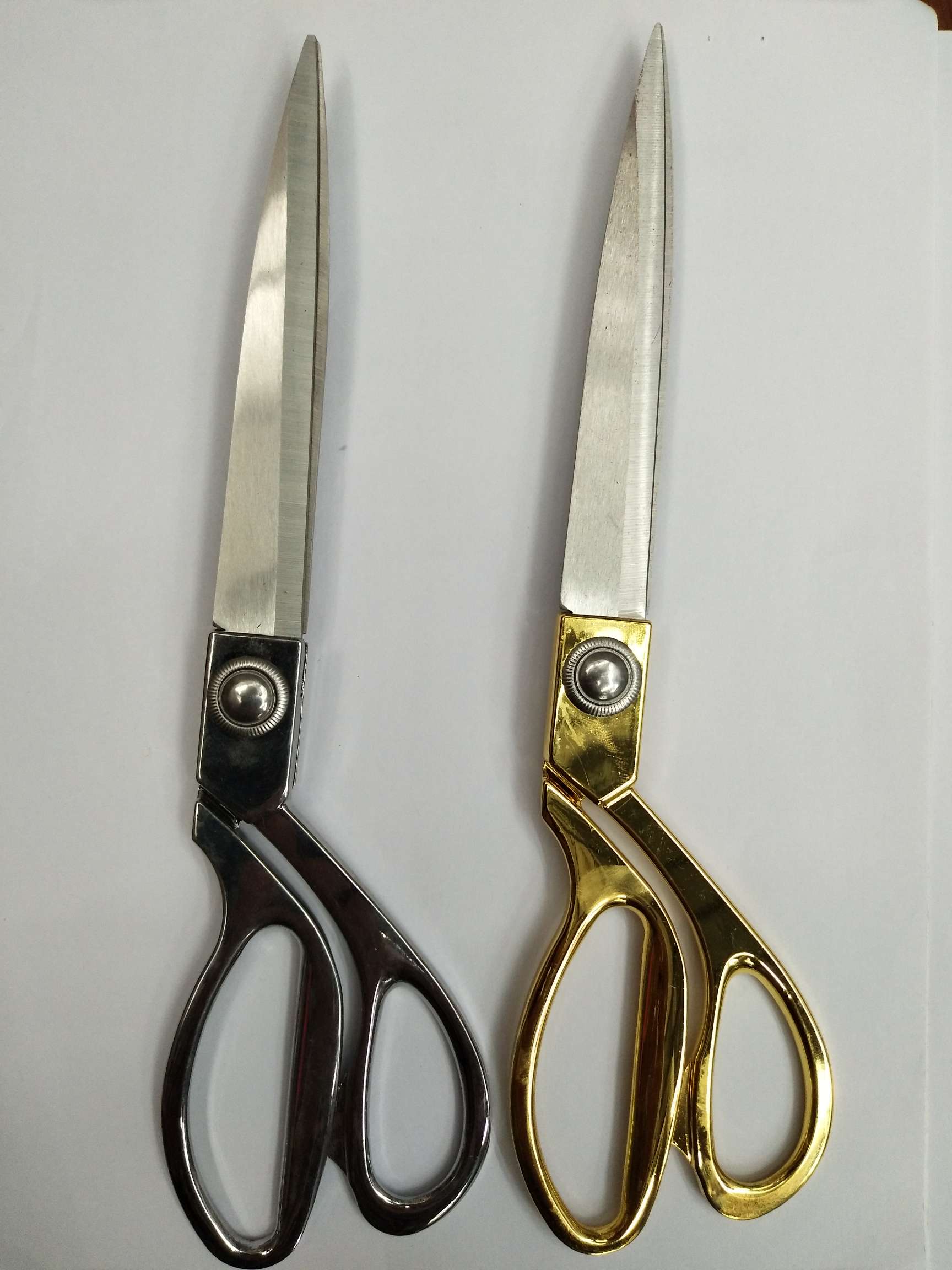 Scissors 2: Length 26.5cm, width 7 cm. Packed in individual color boxes, 96 pieces per box, with a volume of 0.80 cubic meters. full figure