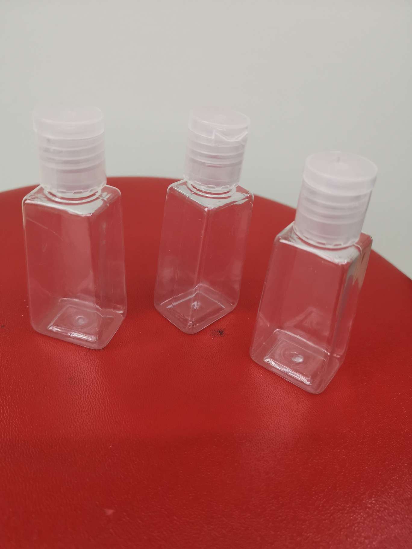 PET塑料瓶，装消毒水，装颜料，可装个种水和半固体产品