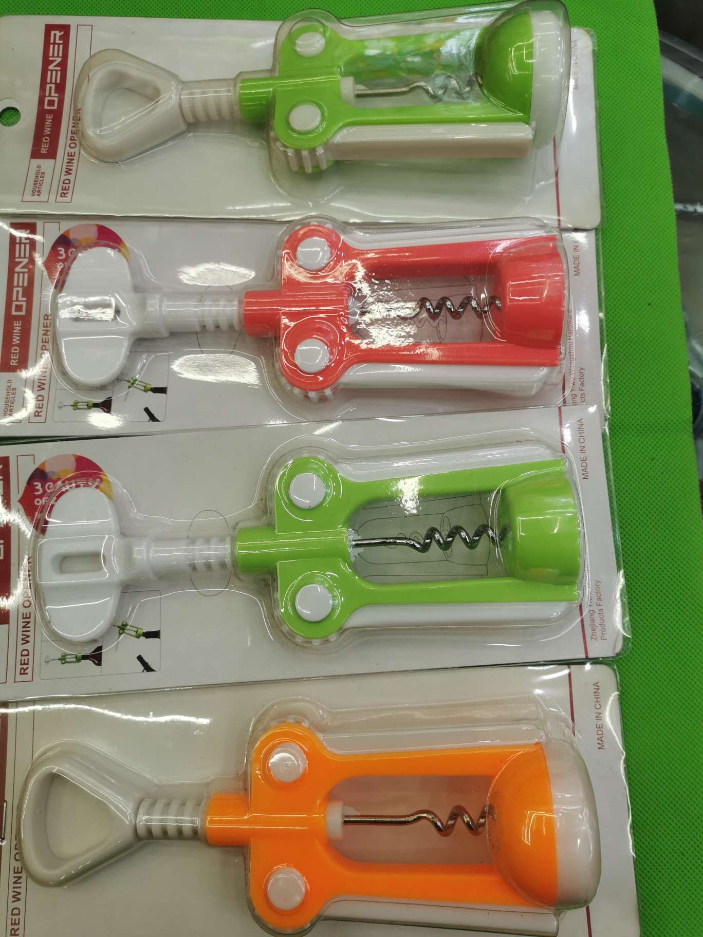 本店新款瓶状形开瓶器，款式漂亮，可以各种众多礼品赠送品，款式众多，欢迎新老客户来店下单或线上与线下下单都可以。详情图17