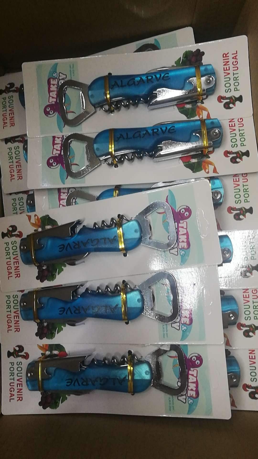 本店新款开瓶器马口铁开瓶器，款式漂亮，可以各种众多礼品赠送品，款式众多，欢迎新老客户来店下单或线上与线下下单都可以。详情图18