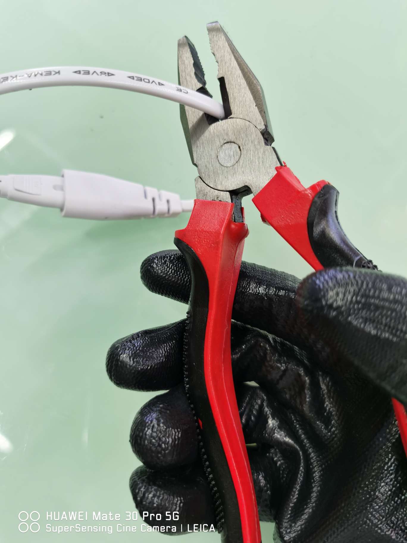 五金工具仿锻钢丝钳老虎钳8寸按摩柄防滑手柄详情图6