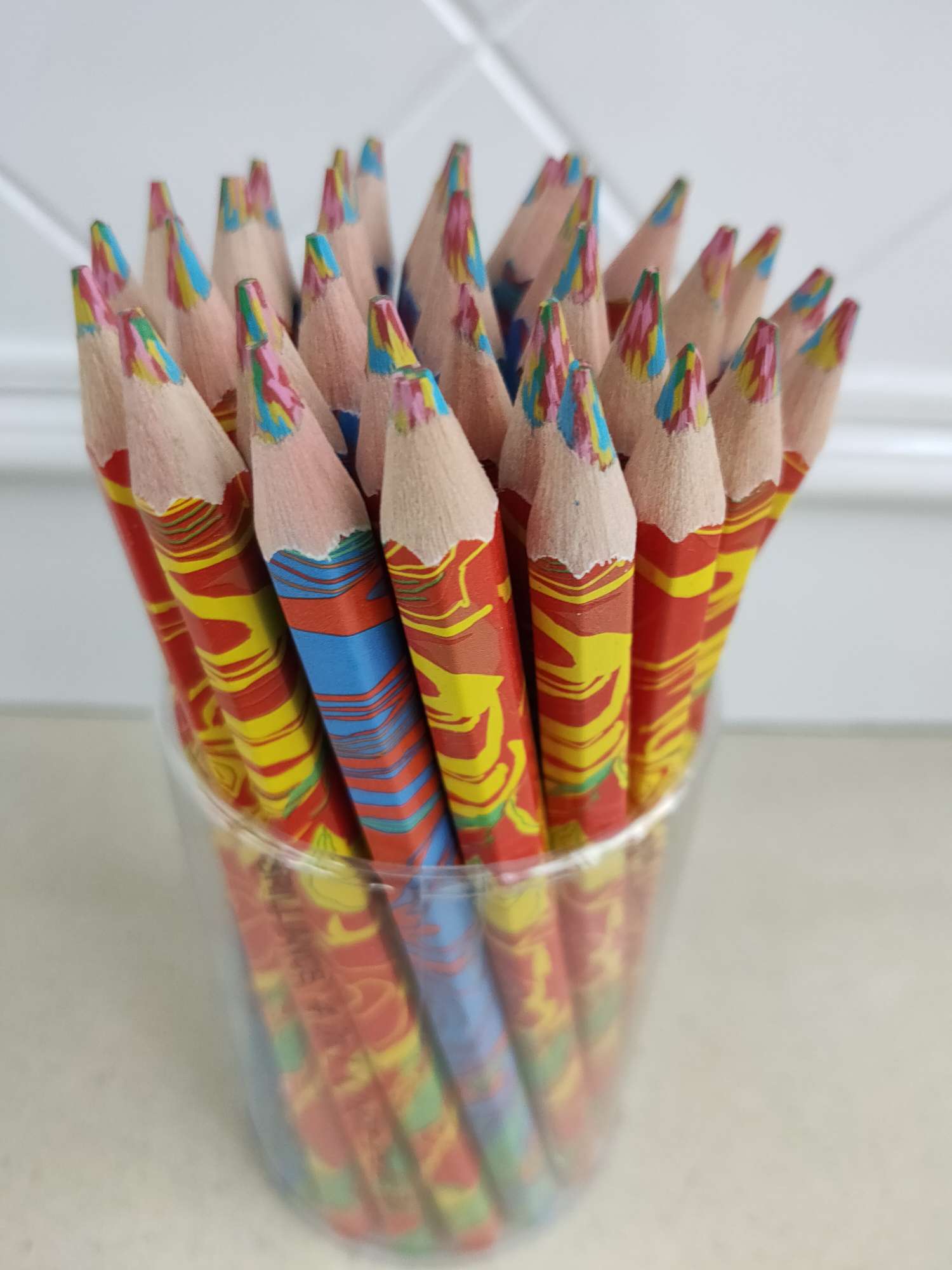 Venta directa de fábrica estudiantes barril lápiz premios para niños 50 PCS paquete de aprendizaje papelería suministros de dibujo regalo de jardín de infantes