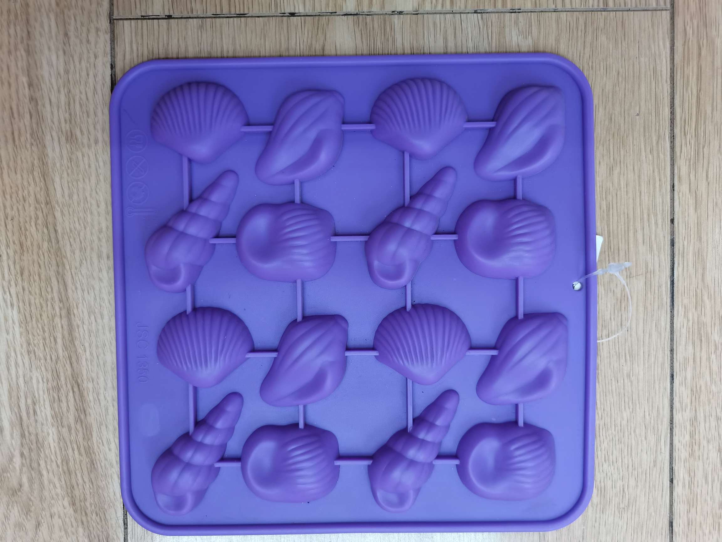 Shell 🐚 chocolate mold shape thumbnail