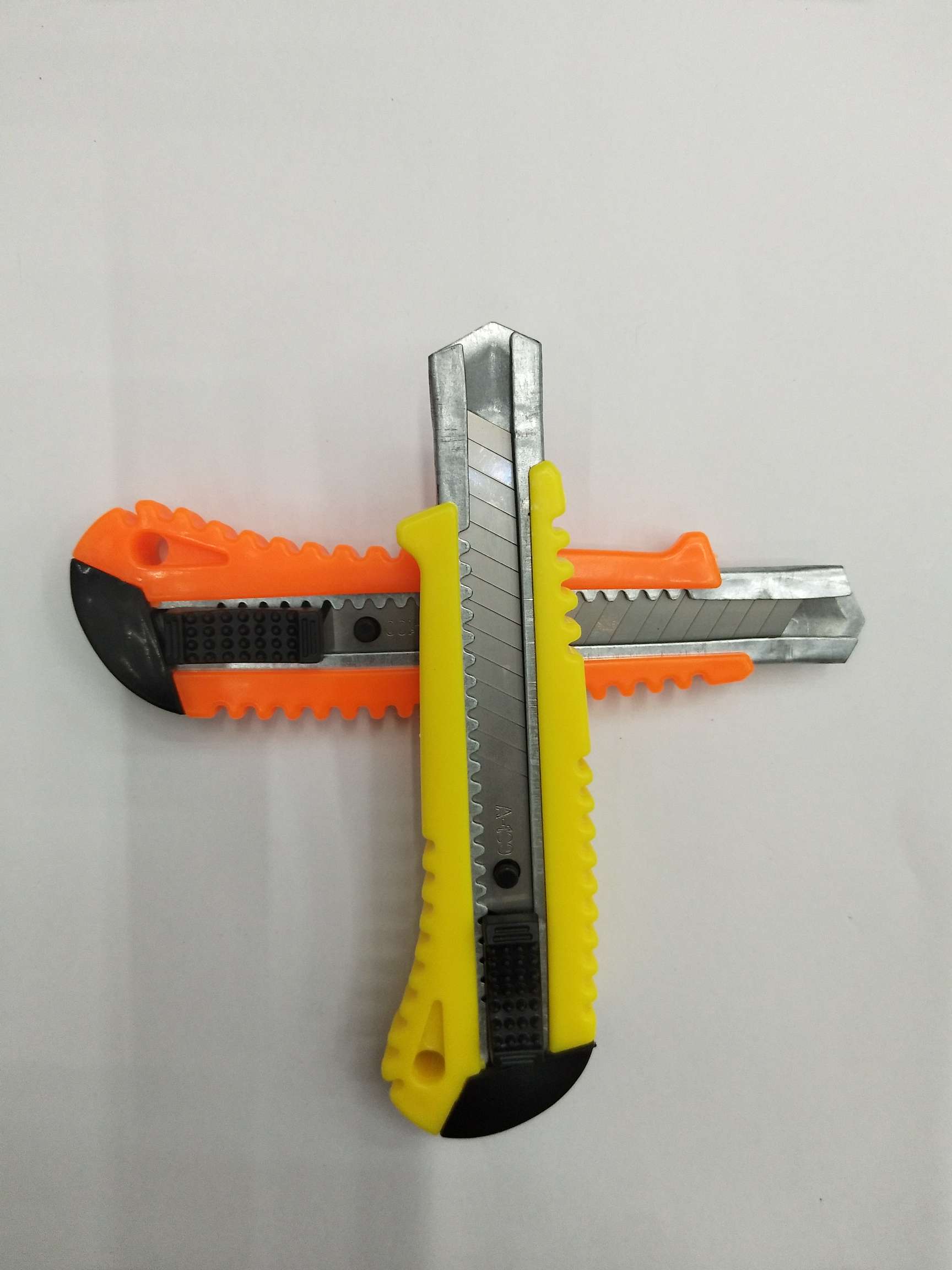 Scissors, utility knives, woodworking knives, paper cutters, letter openers, 15.5cm x 5.5cm, 60 pieces per box, 480 pieces per box, volume 0.11 cubic meters Specification drawing