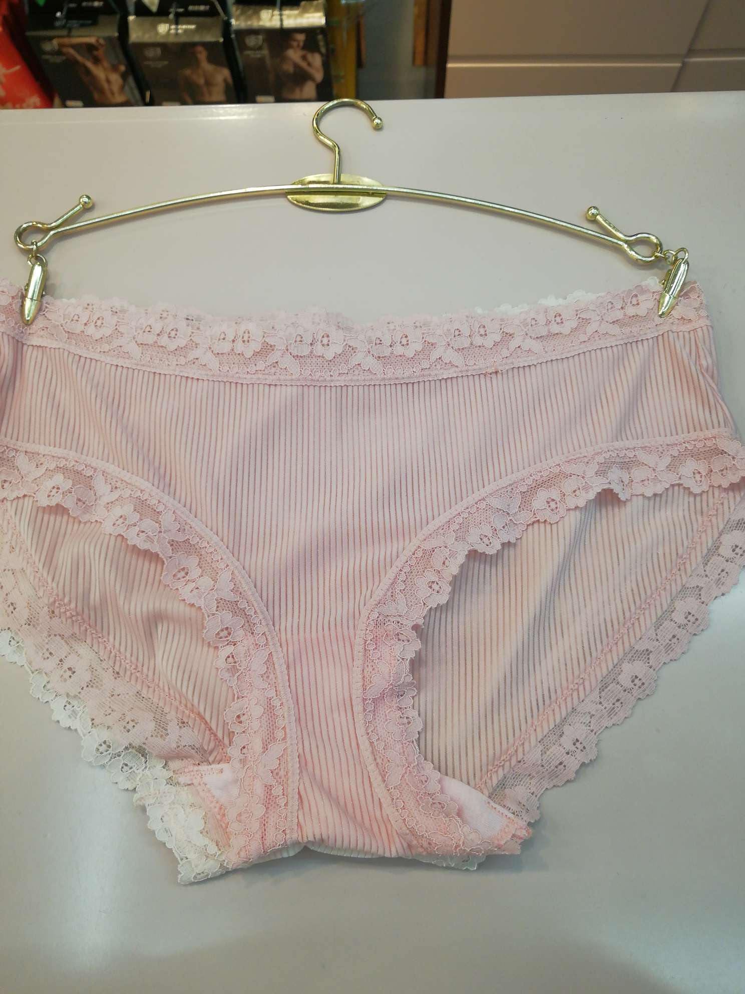 Lace trim detail image 1