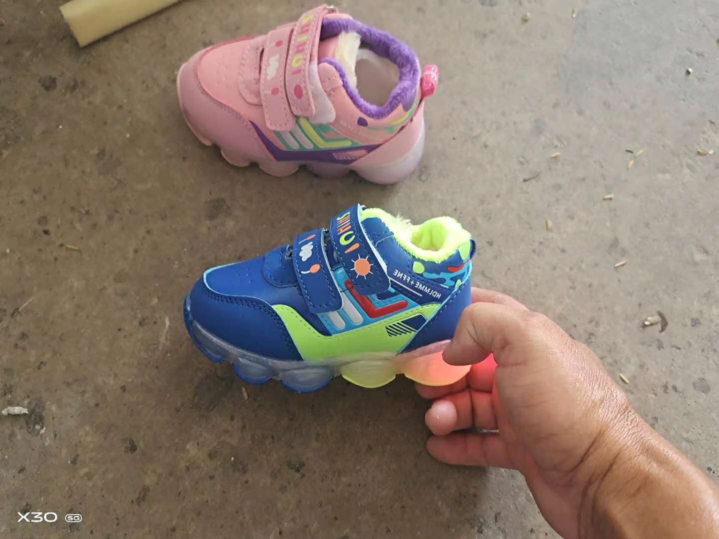 Children's sports shoes mesh breathable sports shoes
