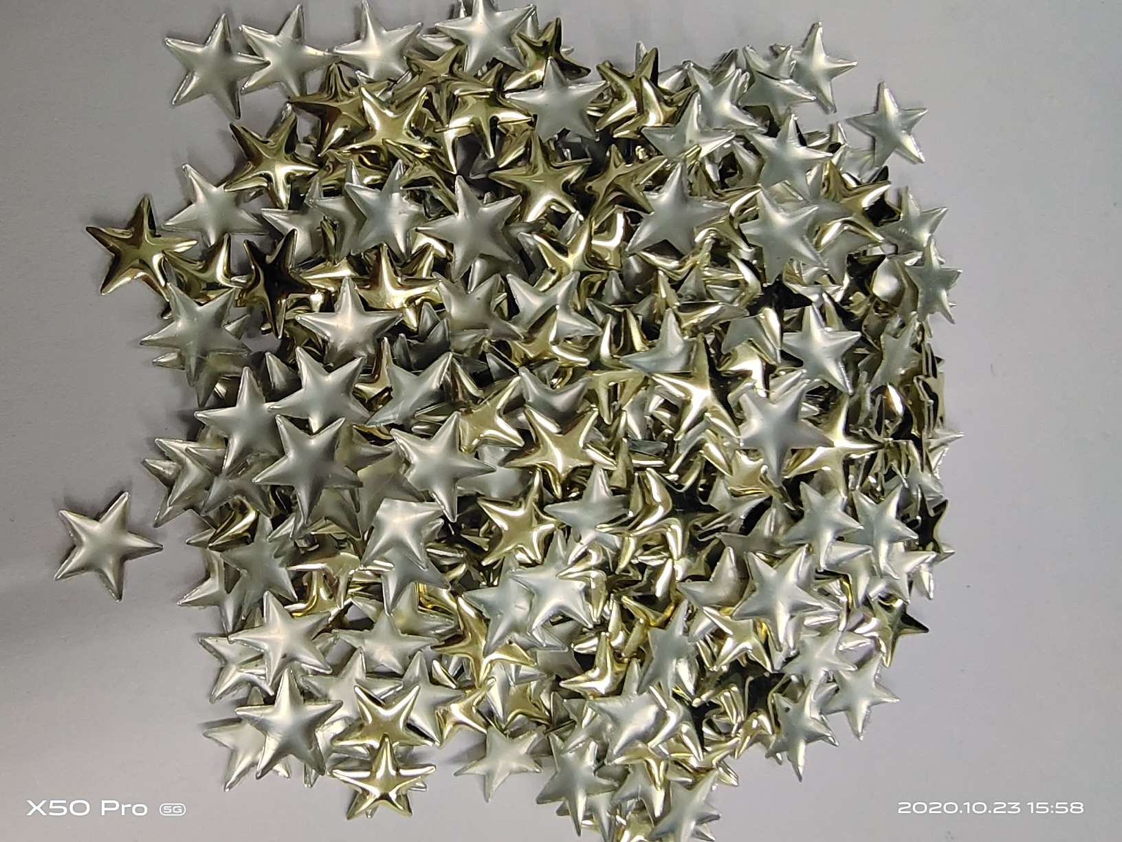 铝/烫钻白底实物图