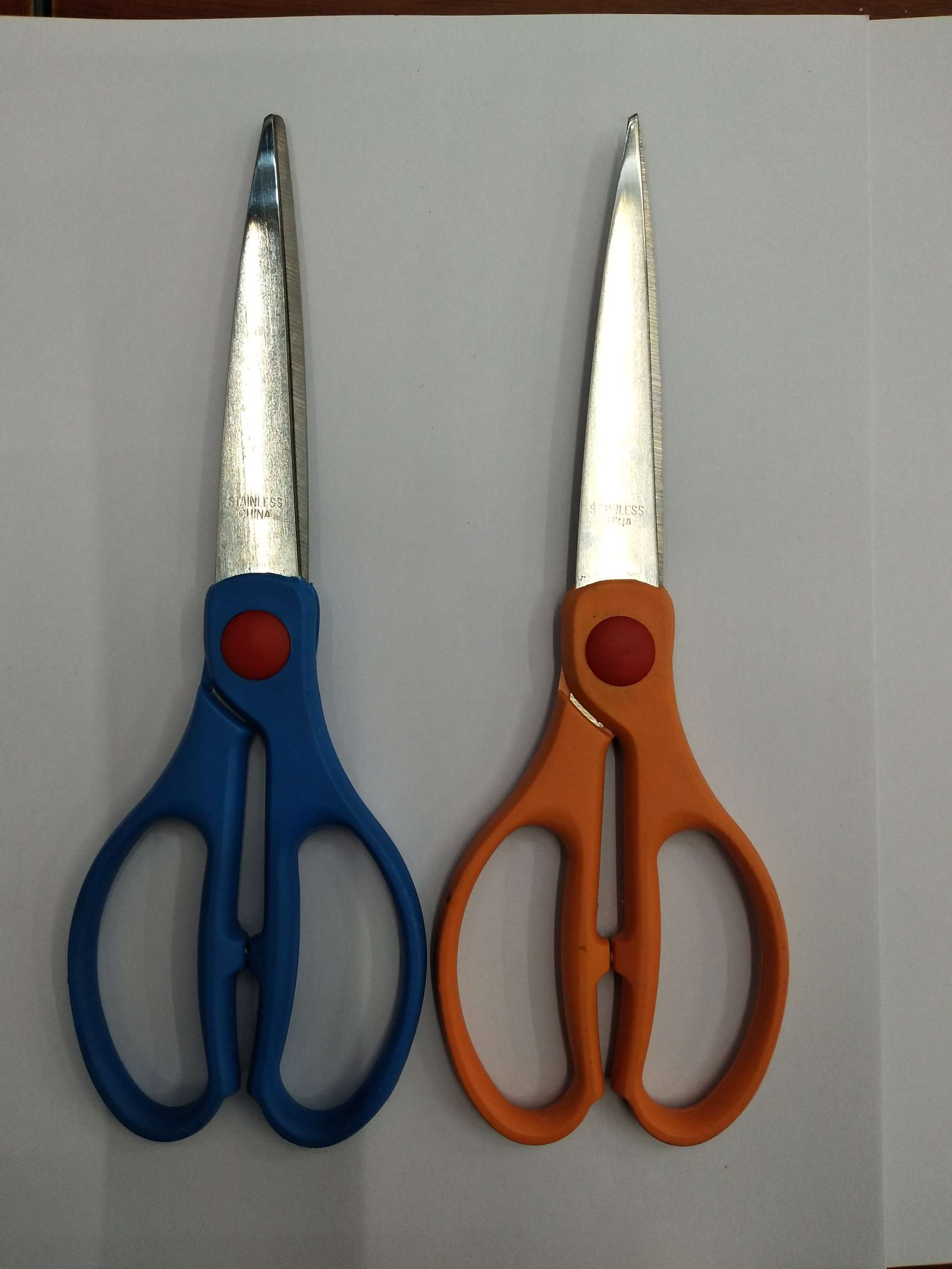 Kitchen scissors, household kitchen scissors, multi-functional scissors, 23cm x 8cm Application Scenario