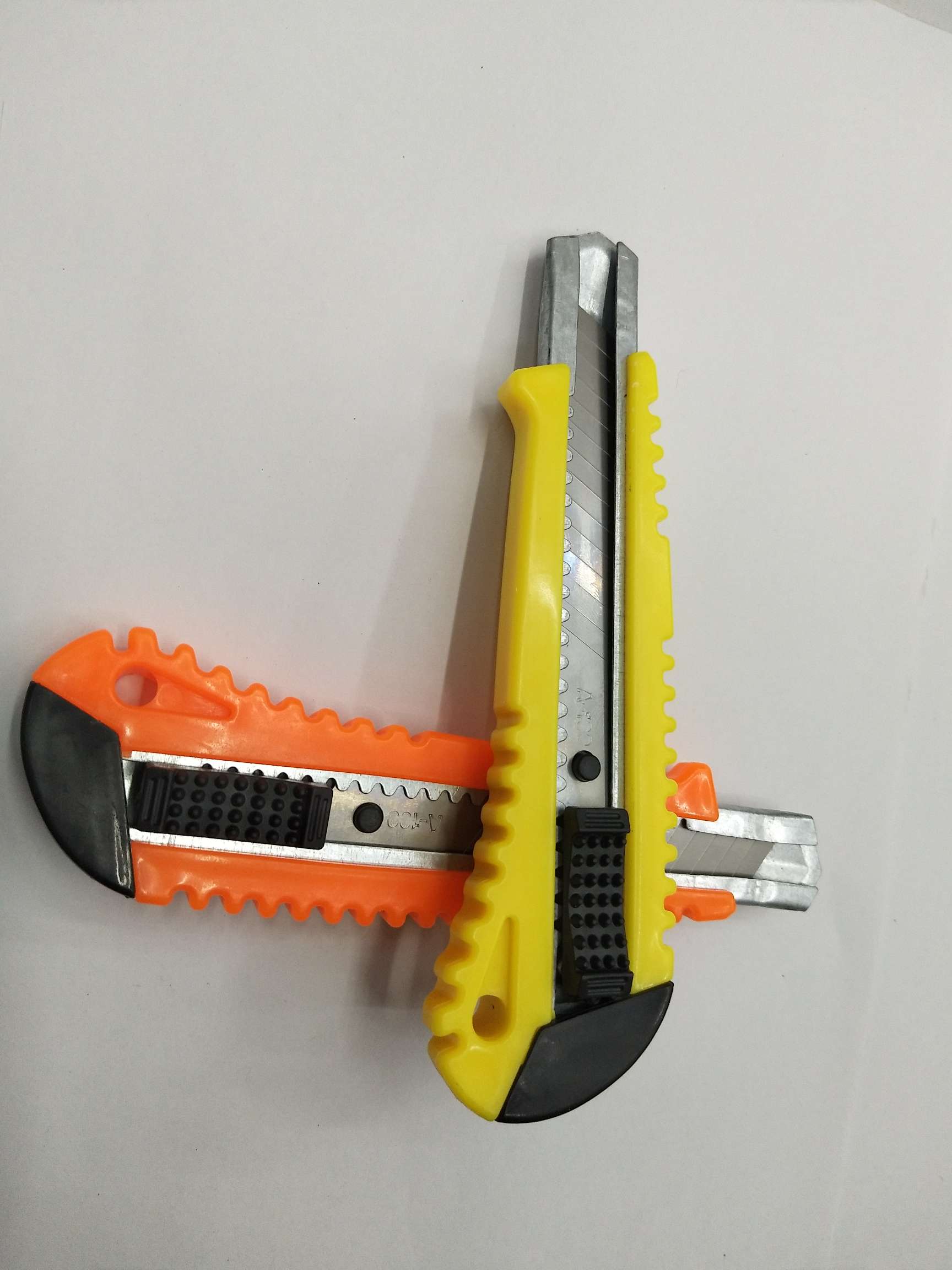 Scissors, utility knives, woodworking knives, paper cutters, letter openers, 15.5cm x 5.5cm, 60 pieces per box, 480 pieces per box, volume 0.11 cubic meters details Picture